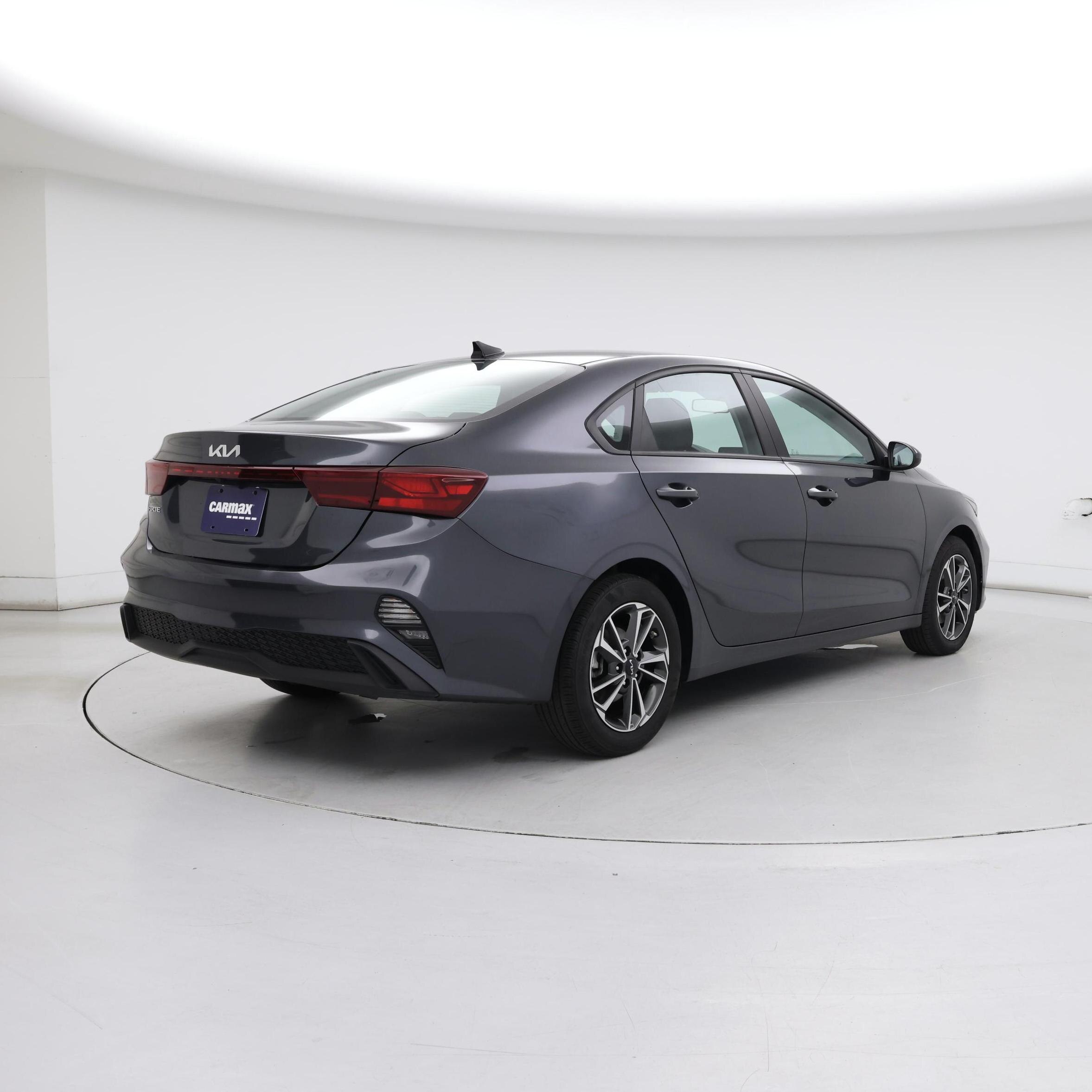 Thumbnail: 2023 Kia Forte - 8