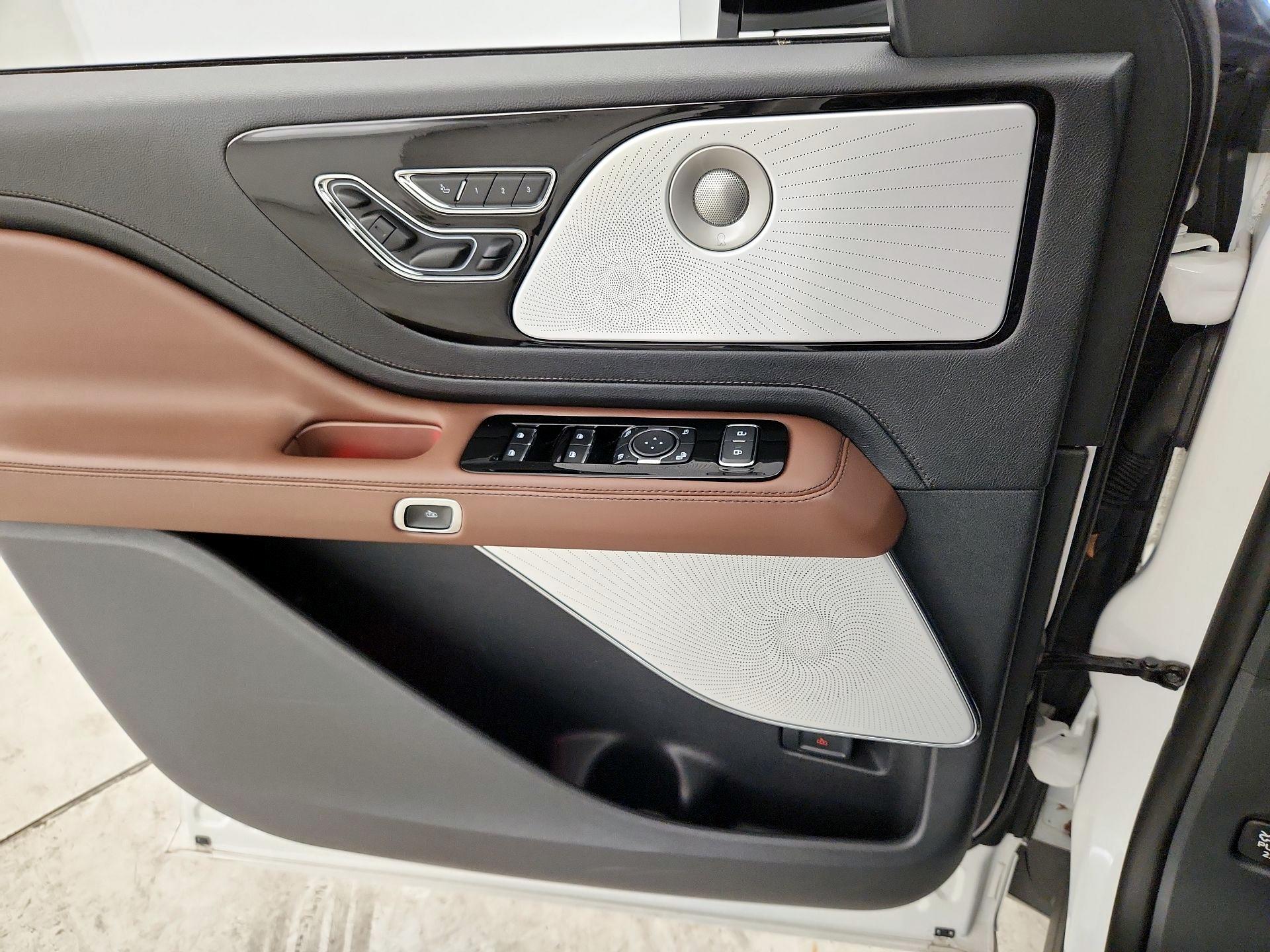 Thumbnail: 2025 Lincoln Aviator - 12