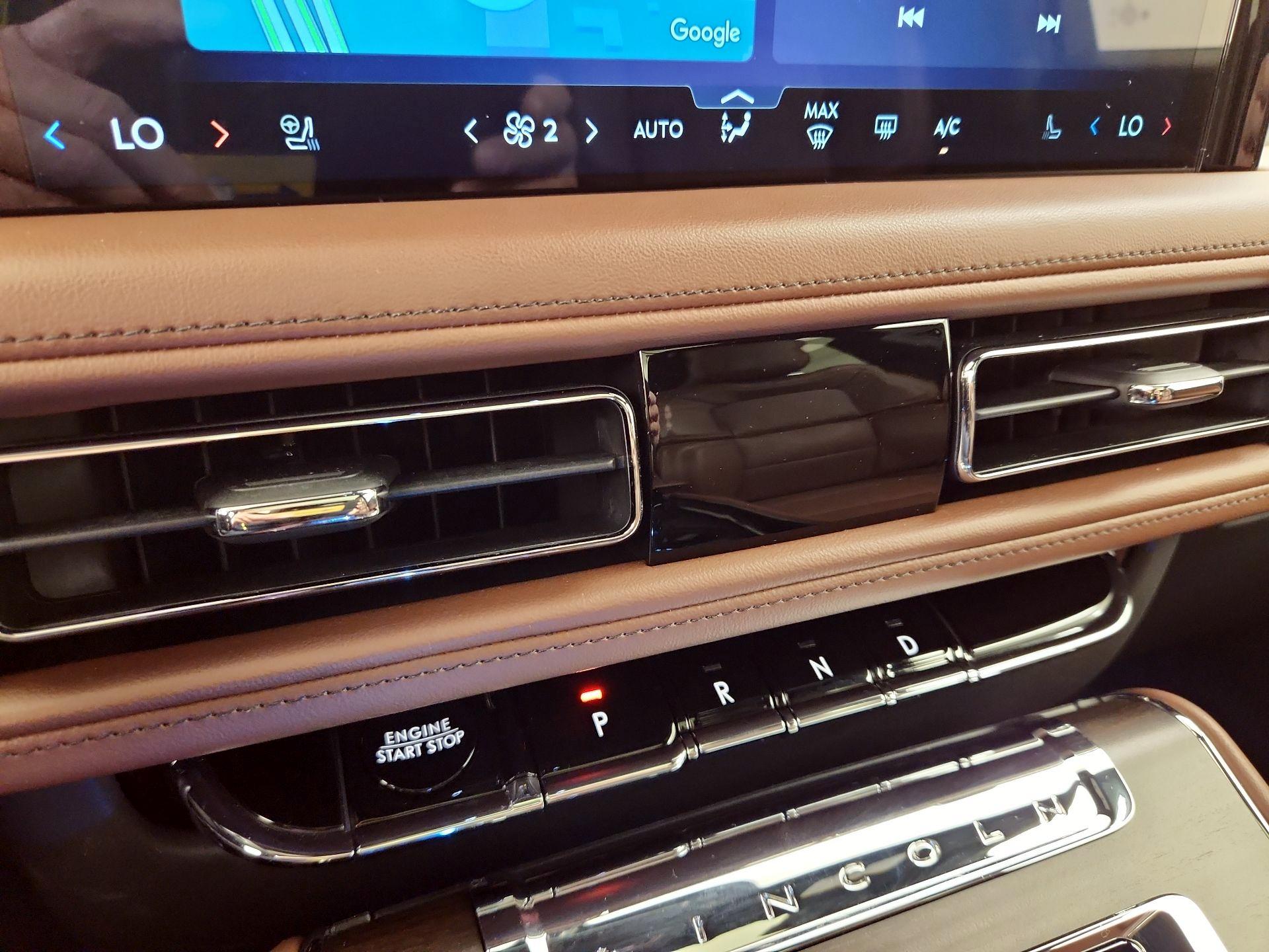 Thumbnail: 2025 Lincoln Aviator - 17