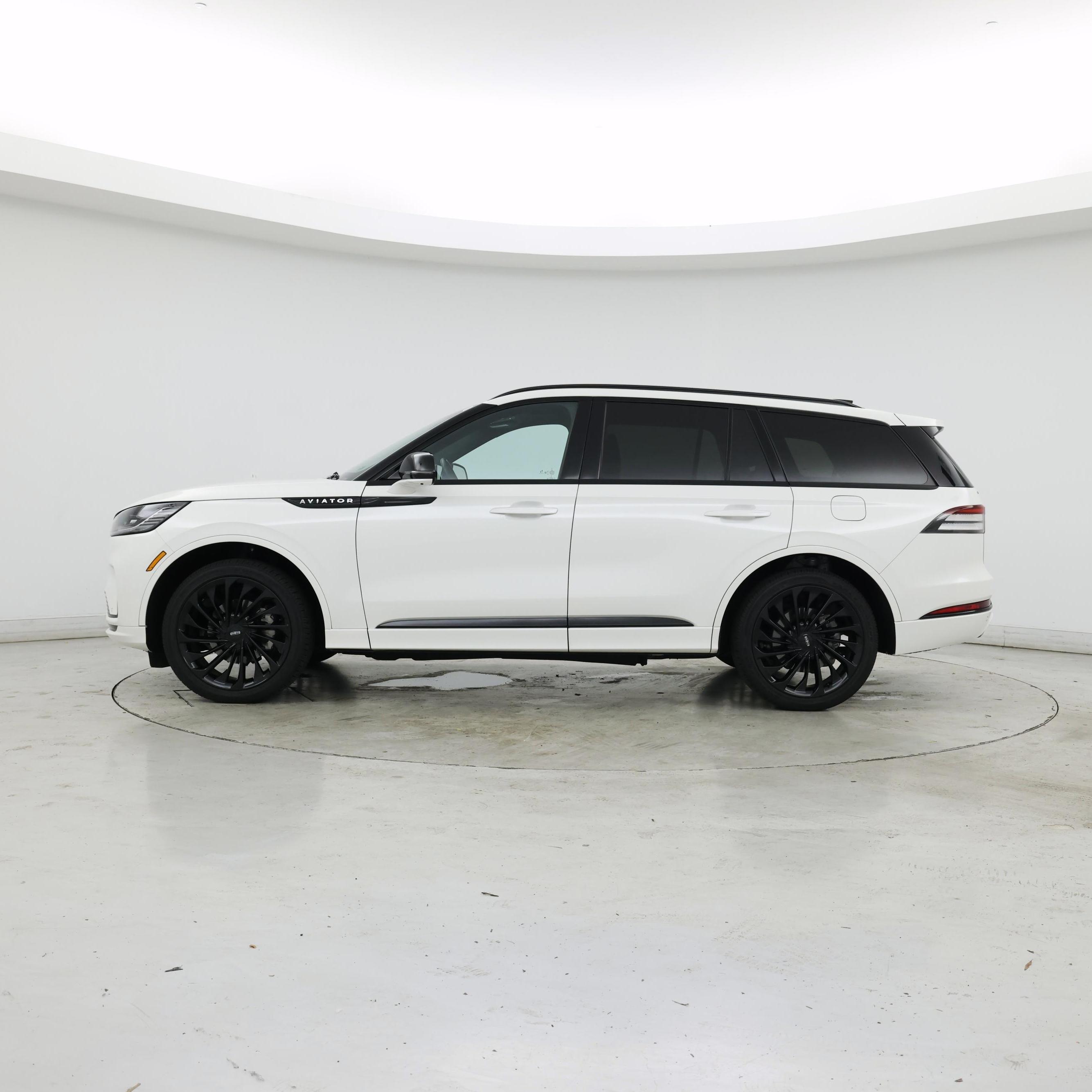 Thumbnail: 2025 Lincoln Aviator - 3