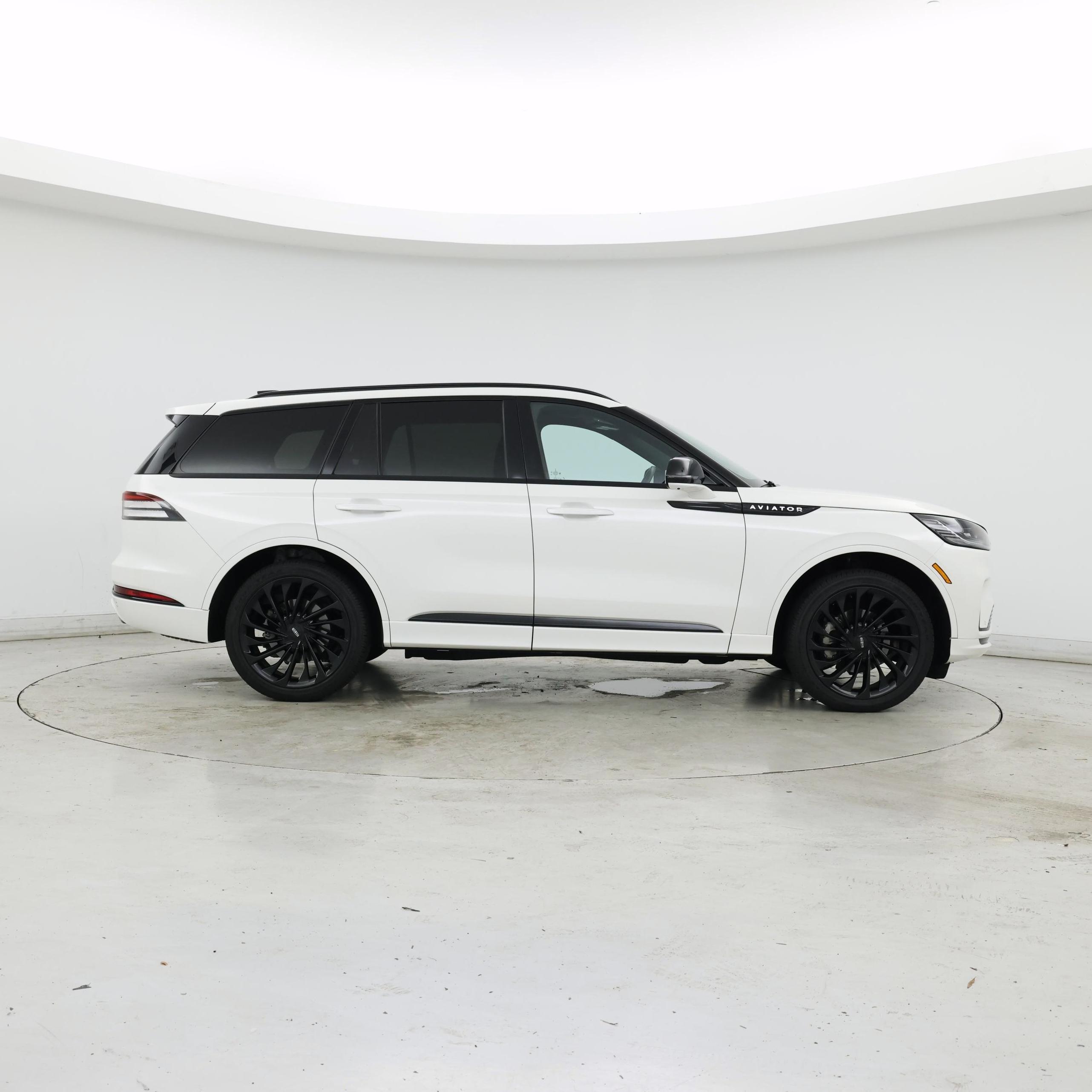 Thumbnail: 2025 Lincoln Aviator - 7