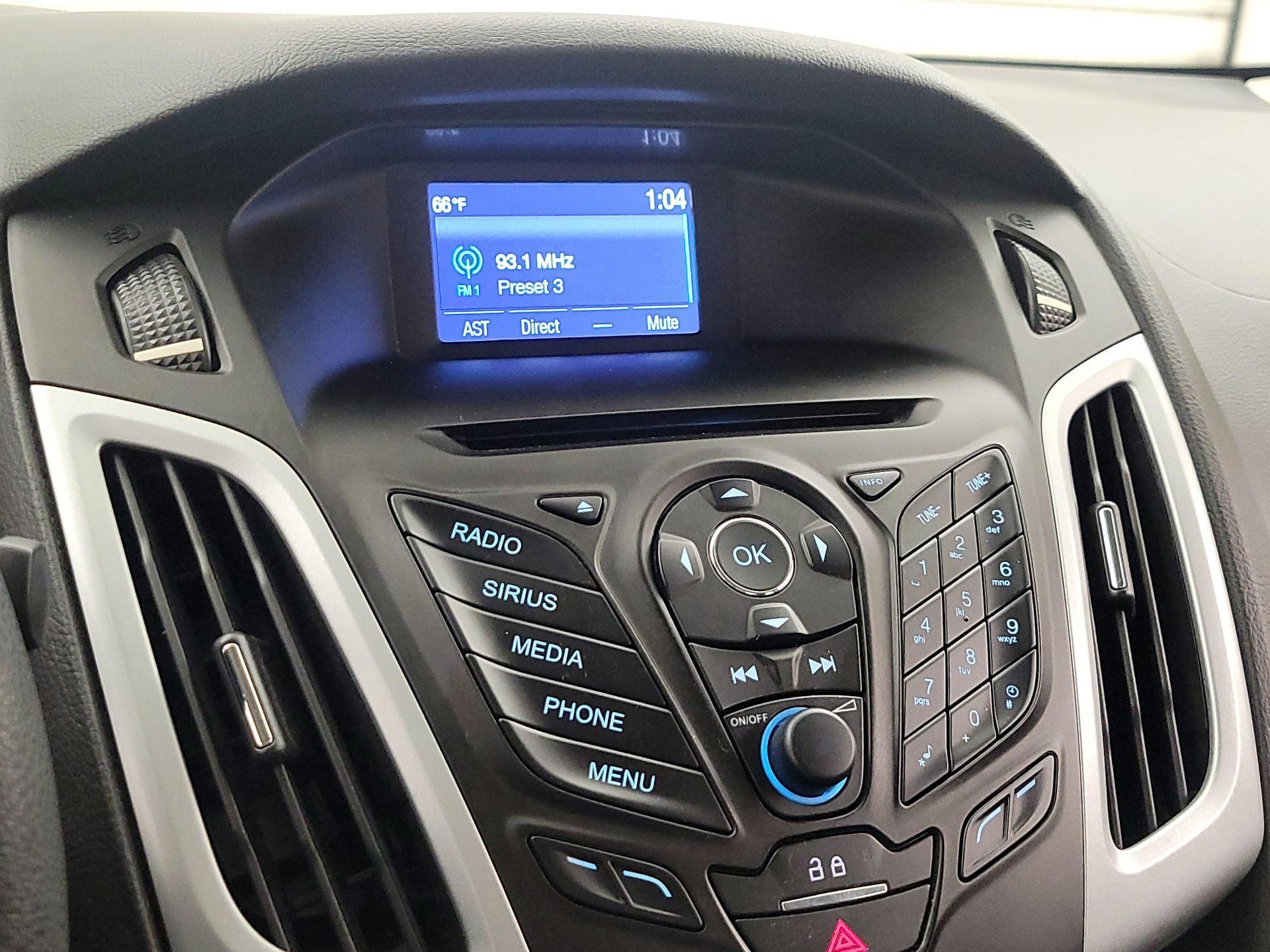 Thumbnail: 2014 Ford Focus - 14