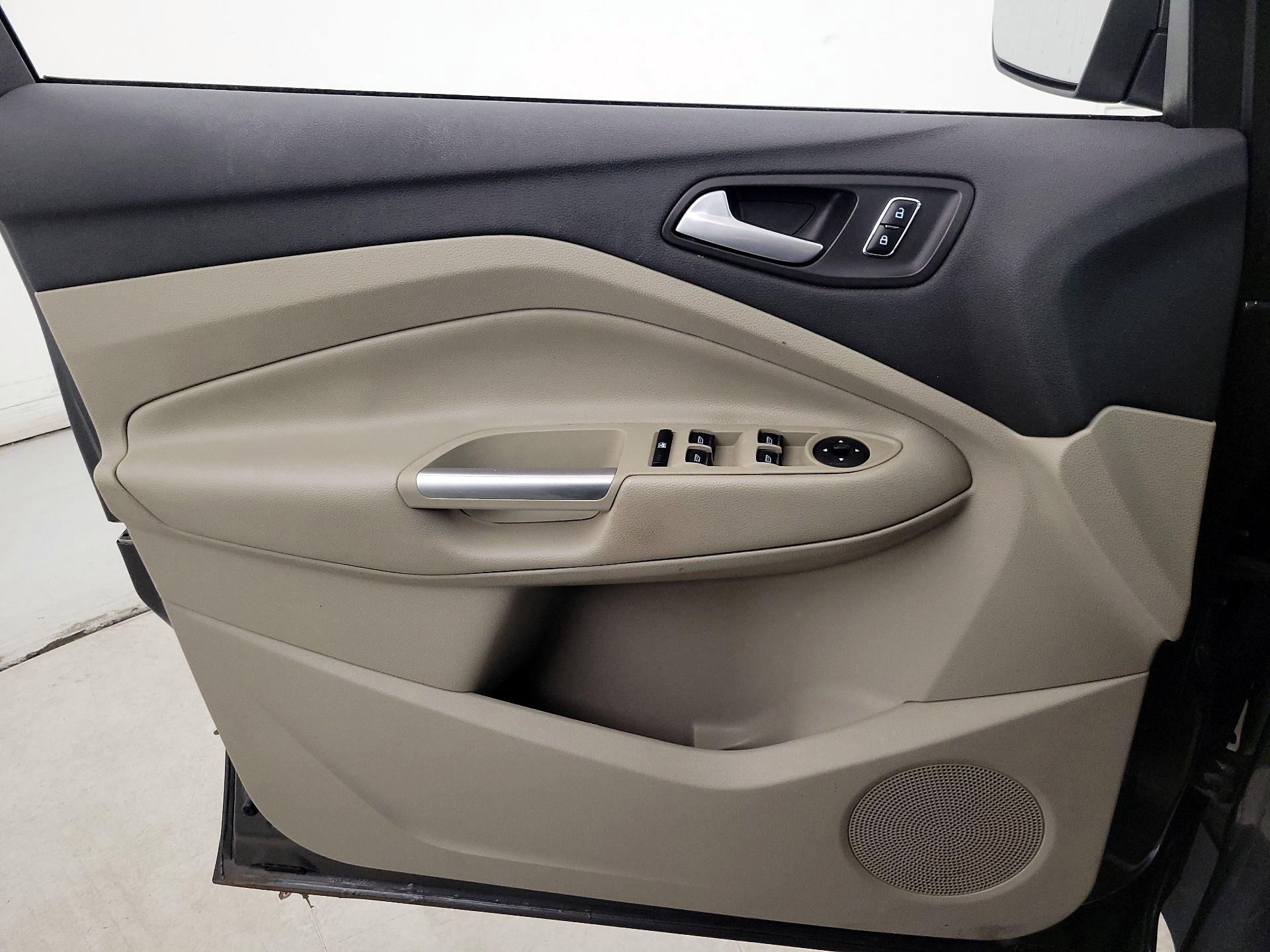 Thumbnail: 2016 Ford Escape - 12