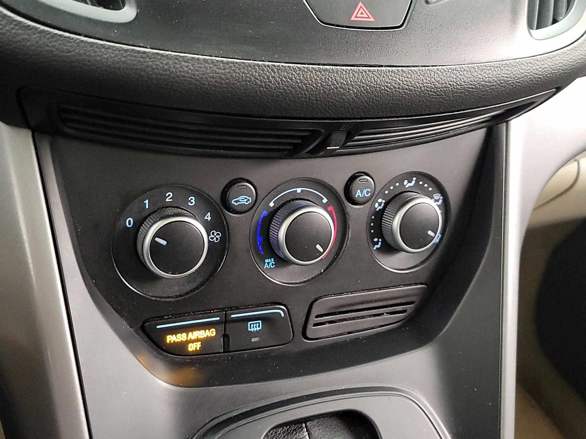 Thumbnail: 2016 Ford Escape - 16