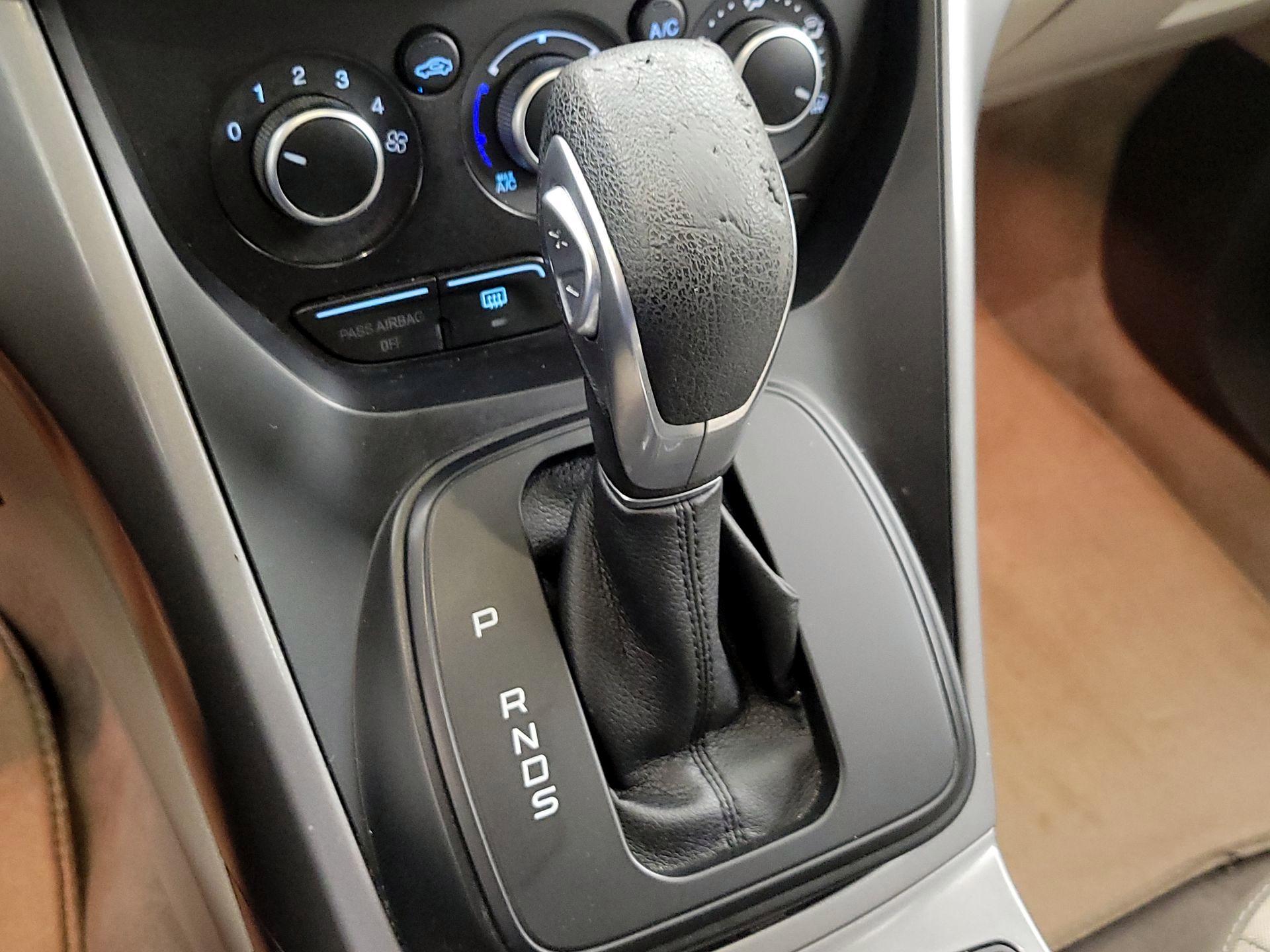 Thumbnail: 2016 Ford Escape - 17