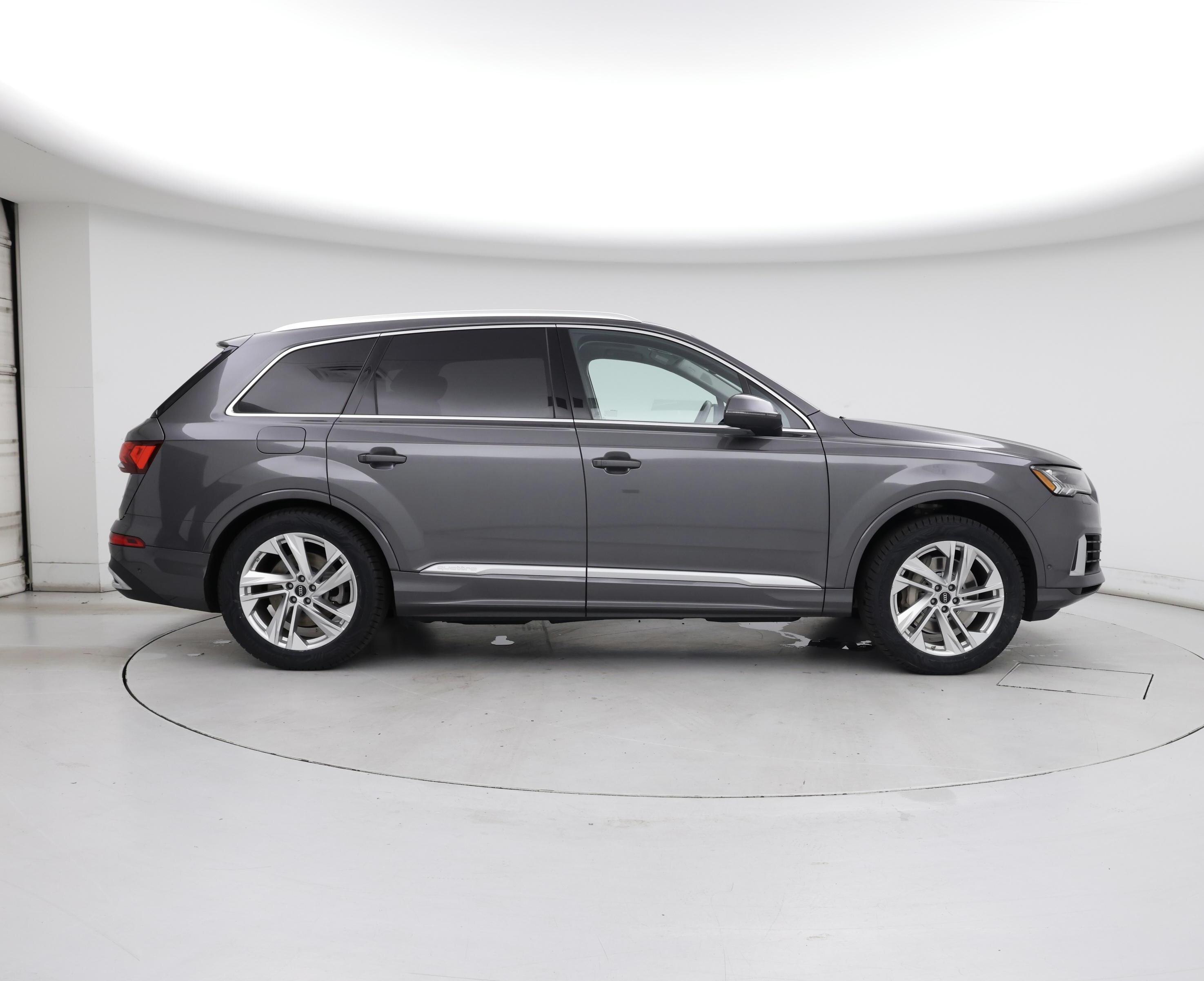 Thumbnail: 2022 Audi Q7 - 7