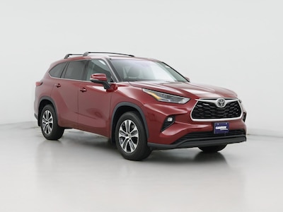 Red 2022 Toyota Highlander XLE