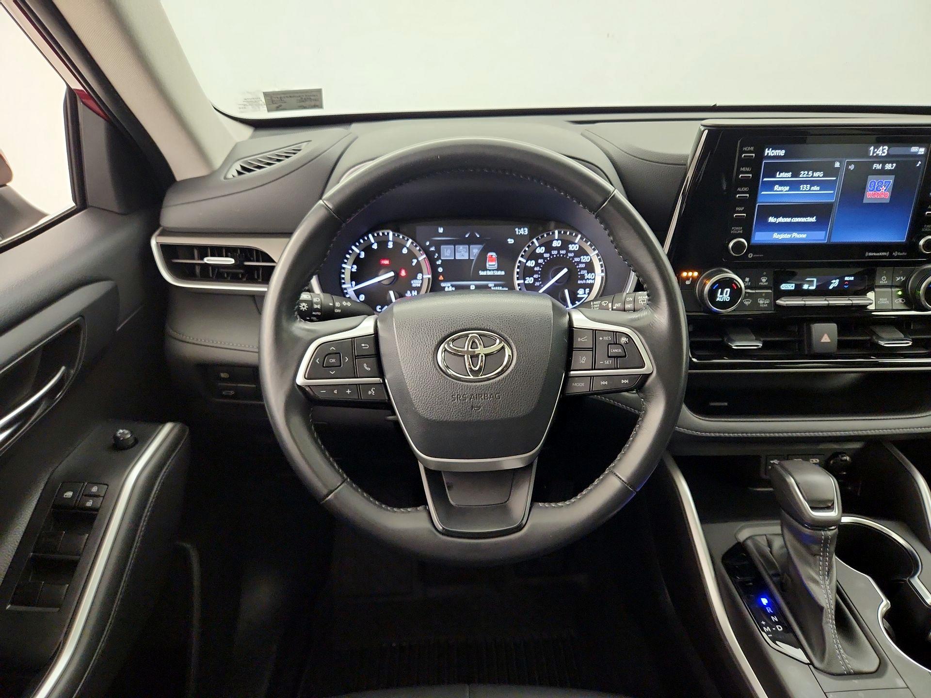 Thumbnail: 2022 Toyota Highlander - 10