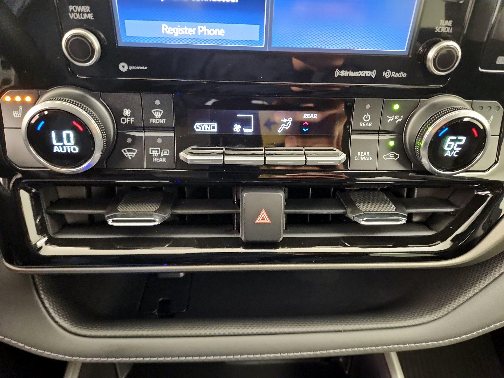 Thumbnail: 2022 Toyota Highlander - 16