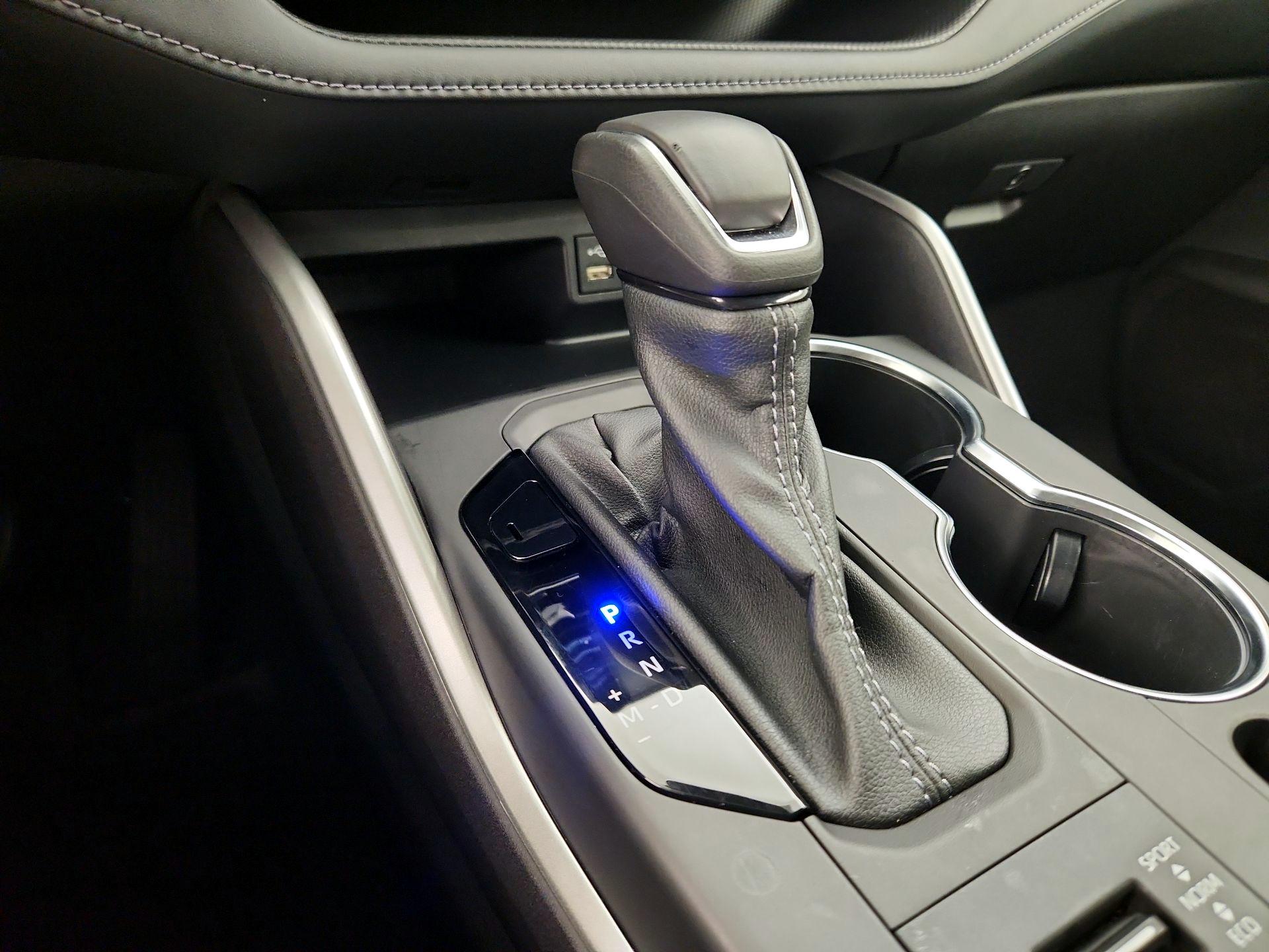 Thumbnail: 2022 Toyota Highlander - 17