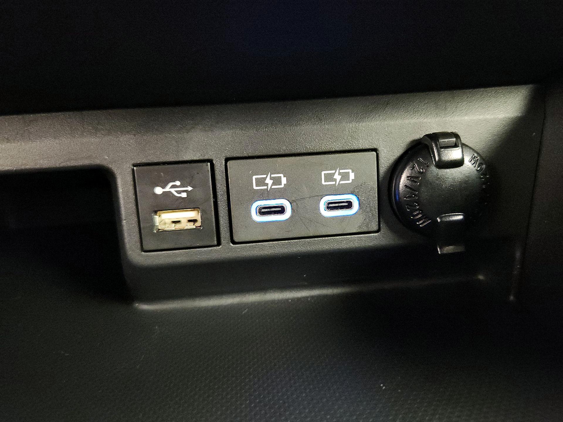 Thumbnail: 2022 Toyota Highlander - 18