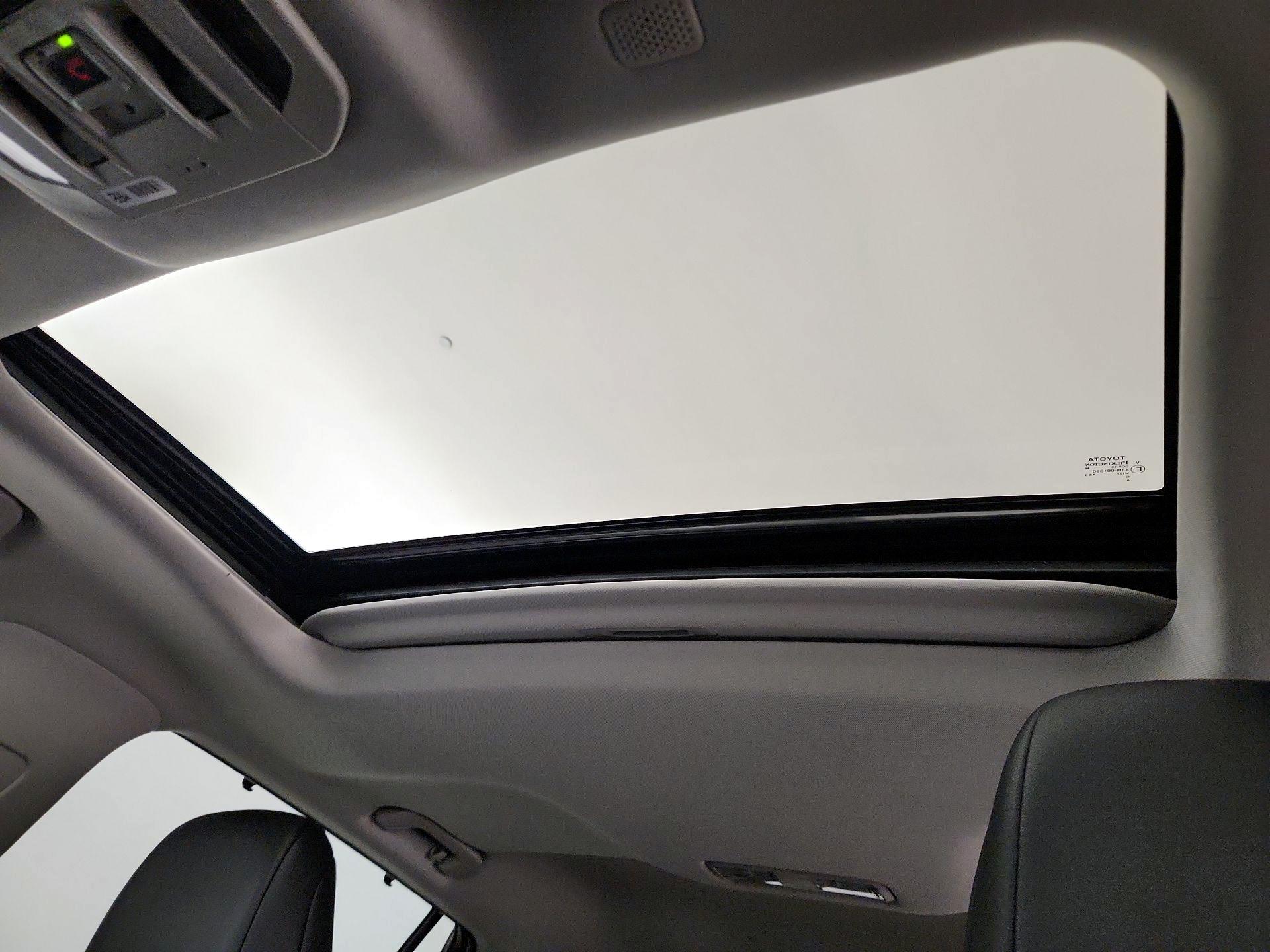 Thumbnail: 2022 Toyota Highlander - 19