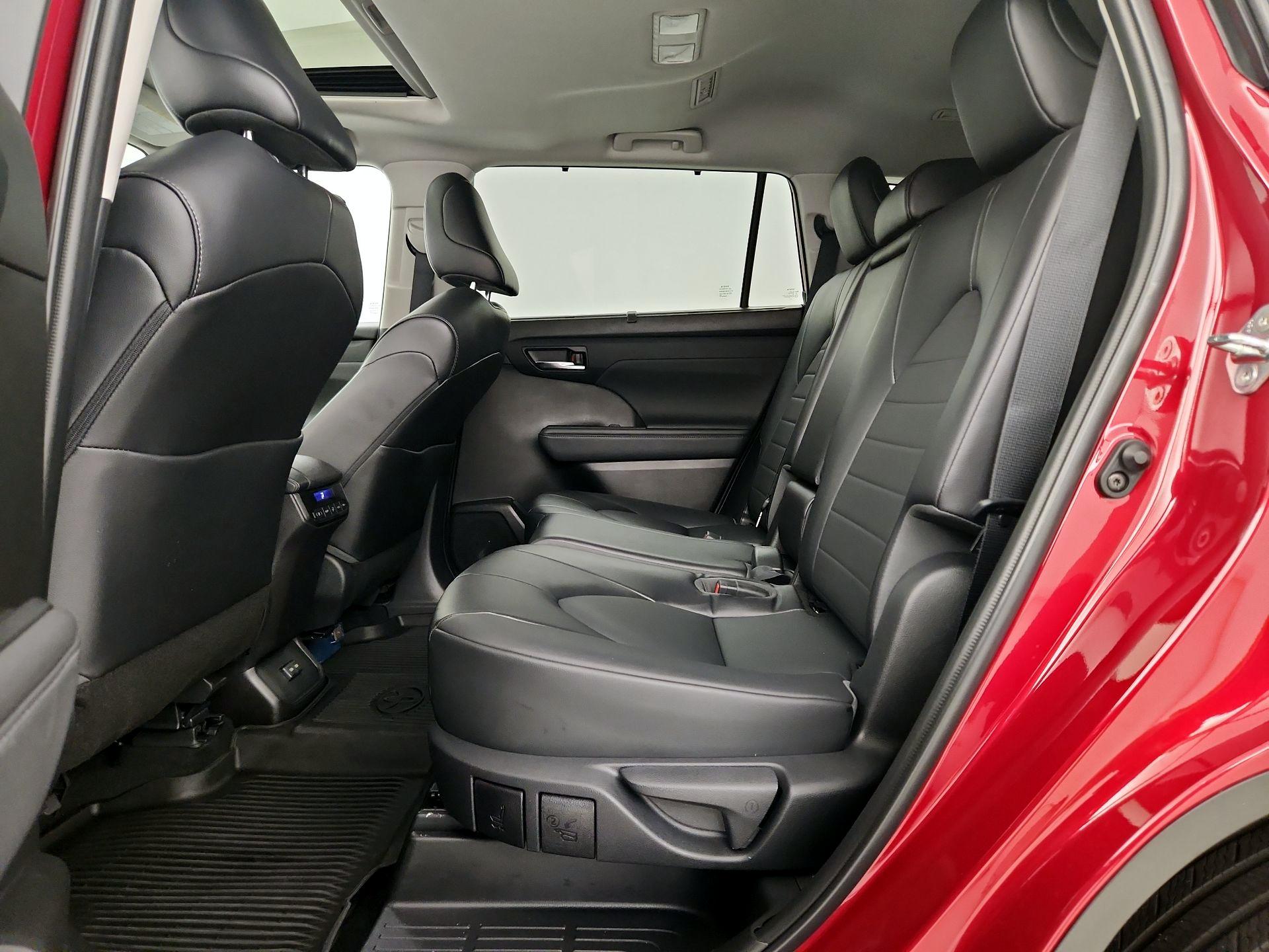 Thumbnail: 2022 Toyota Highlander - 20