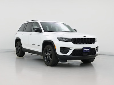 White 2023 Jeep Grand Cherokee Altitude