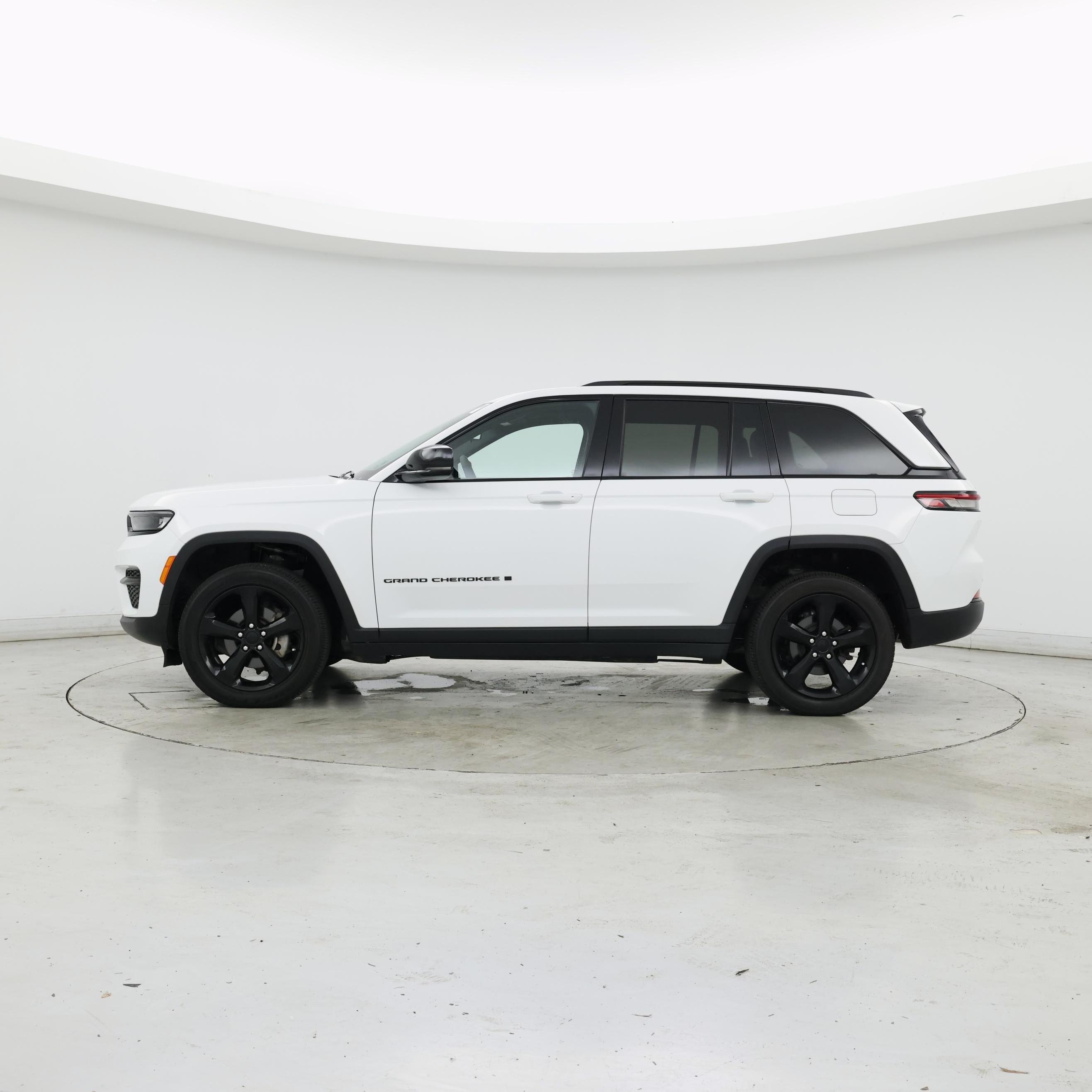 Thumbnail: 2023 Jeep Grand Cherokee - 3