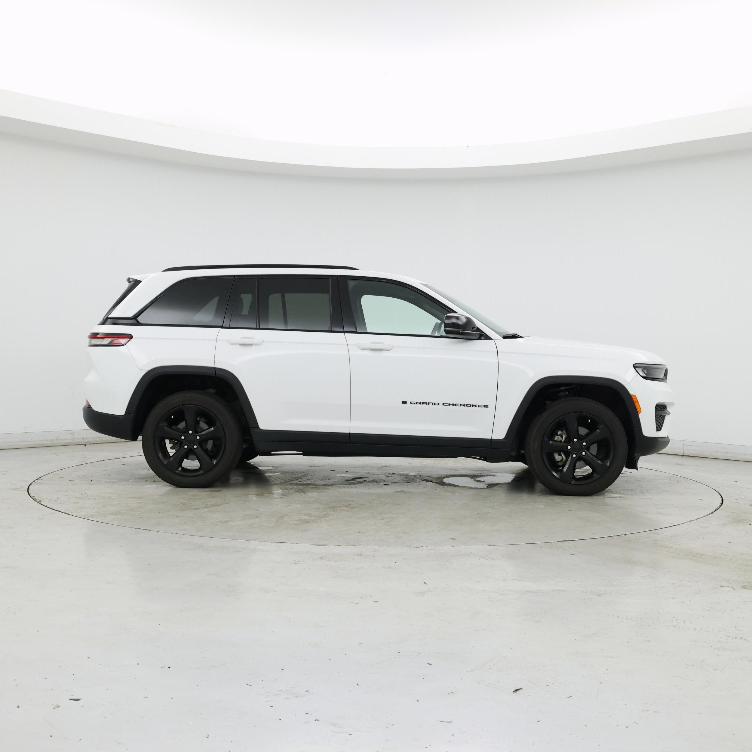 Thumbnail: 2023 Jeep Grand Cherokee - 7
