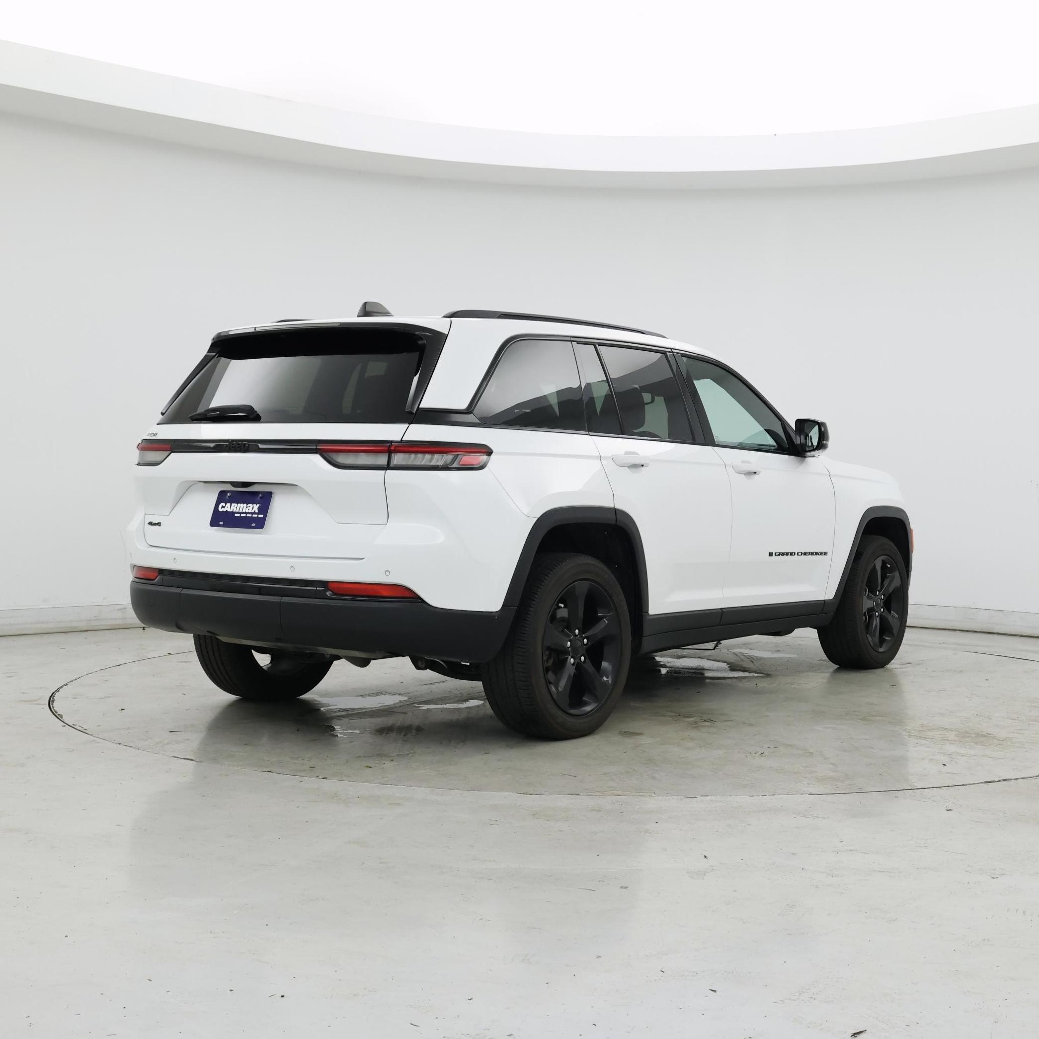 Thumbnail: 2023 Jeep Grand Cherokee - 8