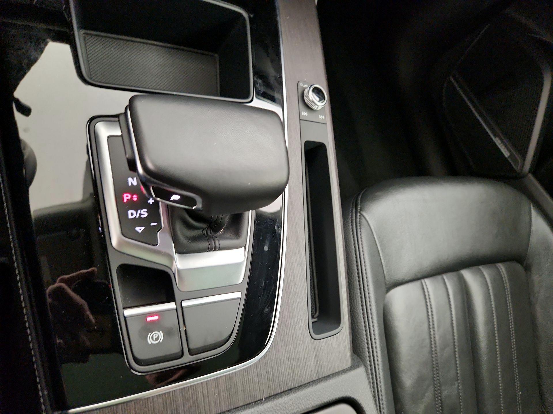 Thumbnail: 2022 Audi Q5 - 18