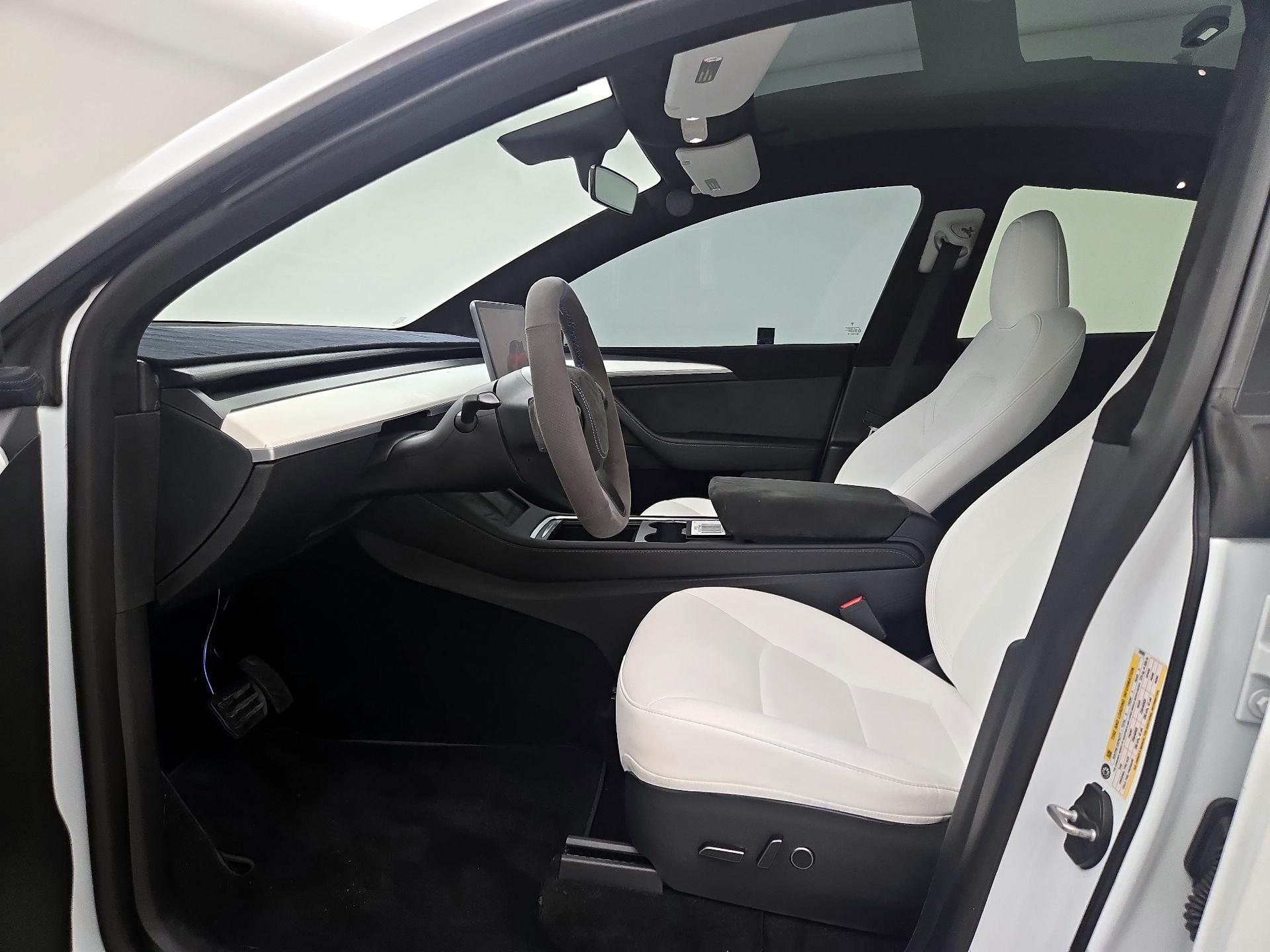 Thumbnail: 2023 Tesla Model Y - 11