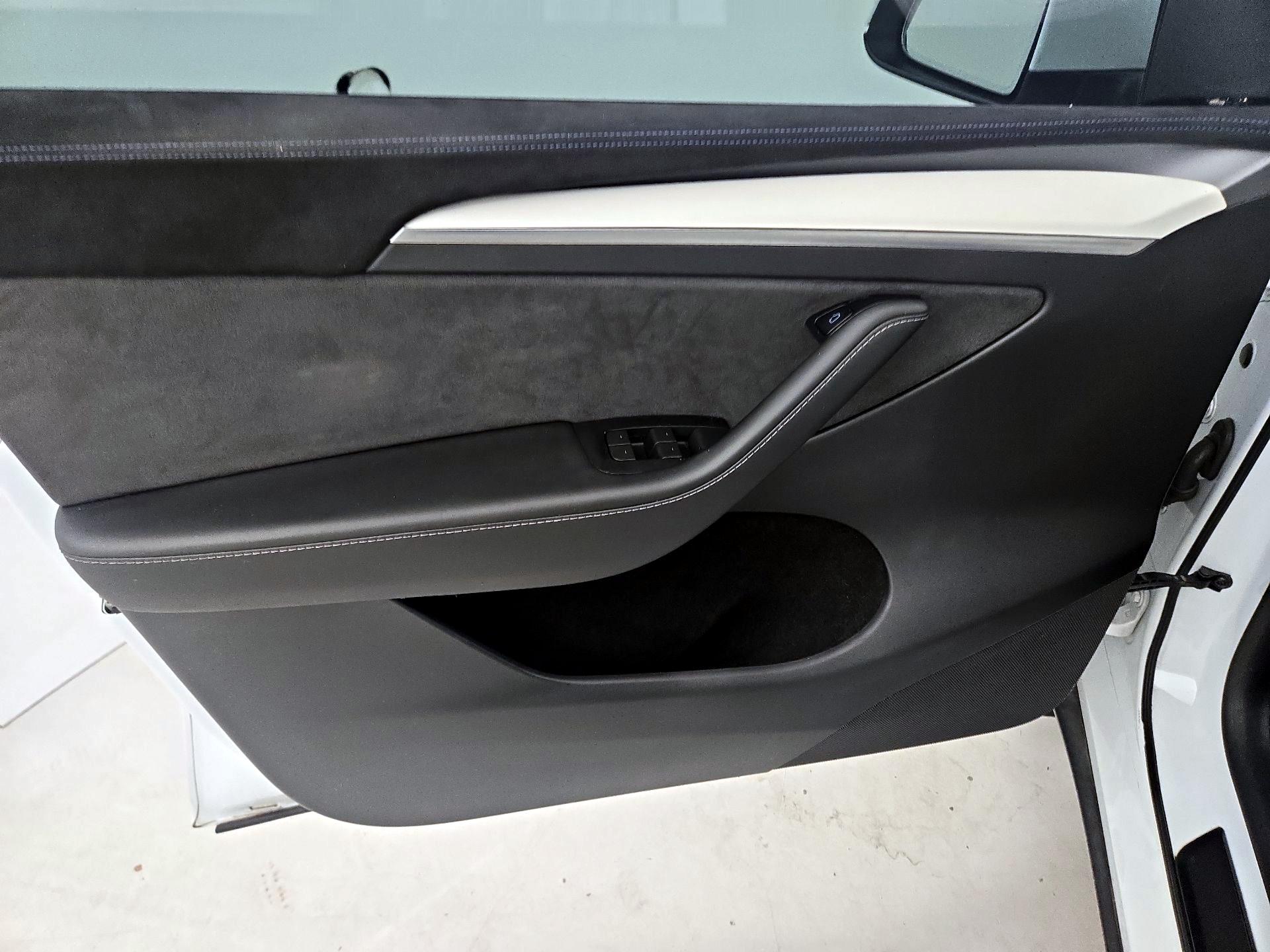 Thumbnail: 2023 Tesla Model Y - 12