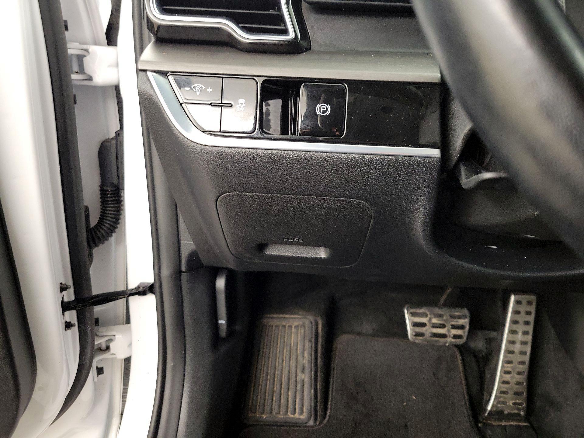 Thumbnail: 2023 Kia Sportage - 13