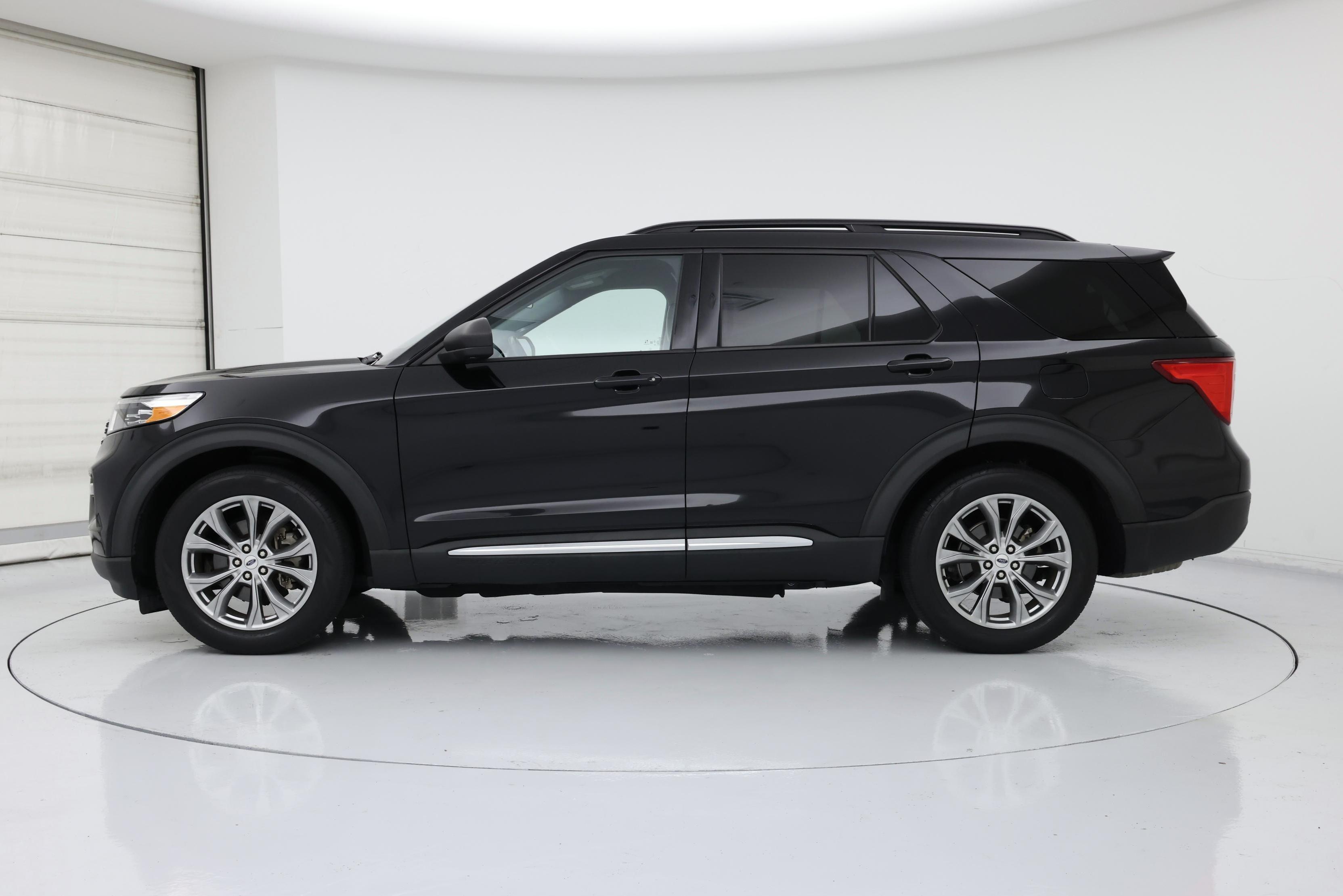 Thumbnail: 2022 Ford Explorer - 3