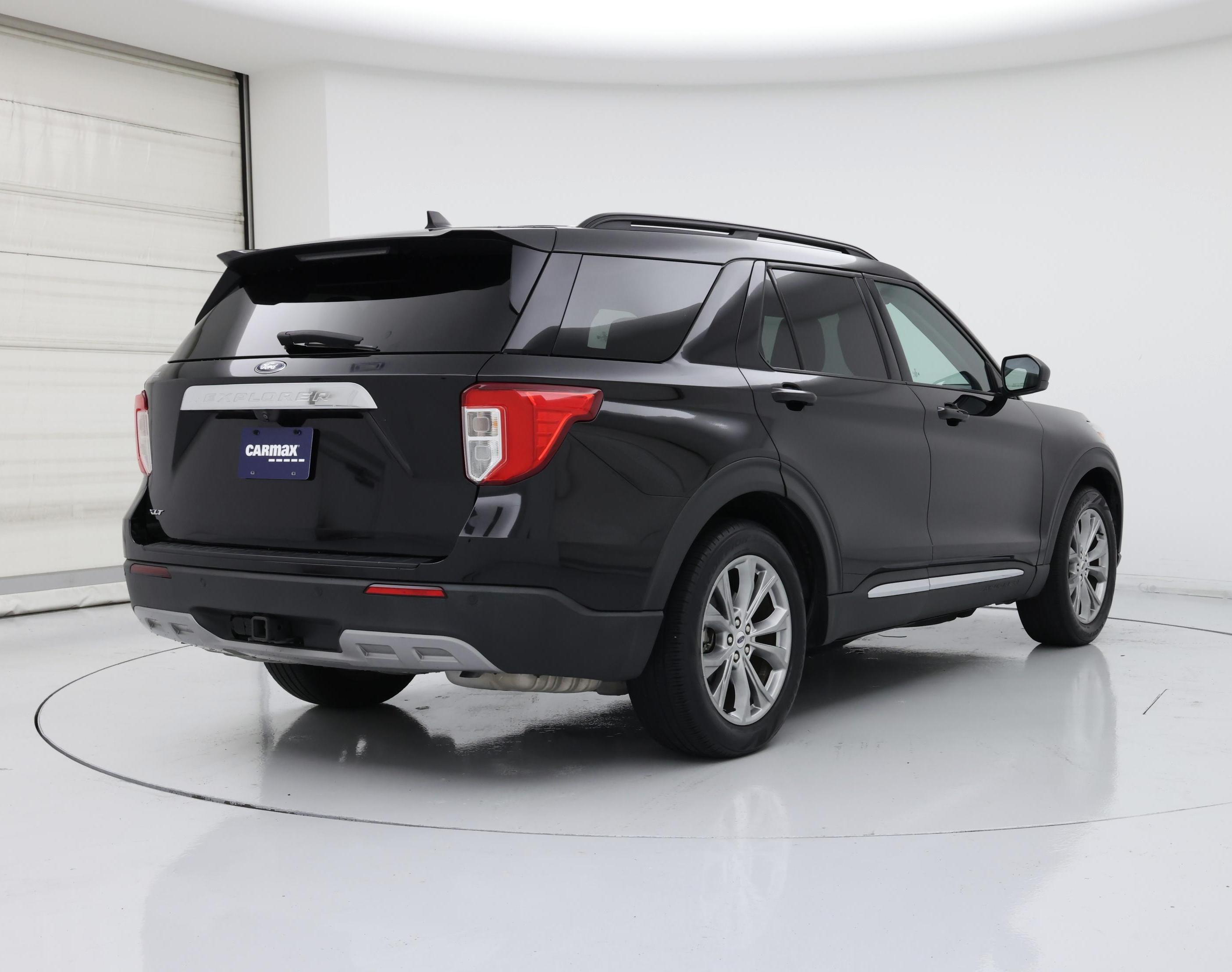 Thumbnail: 2022 Ford Explorer - 8