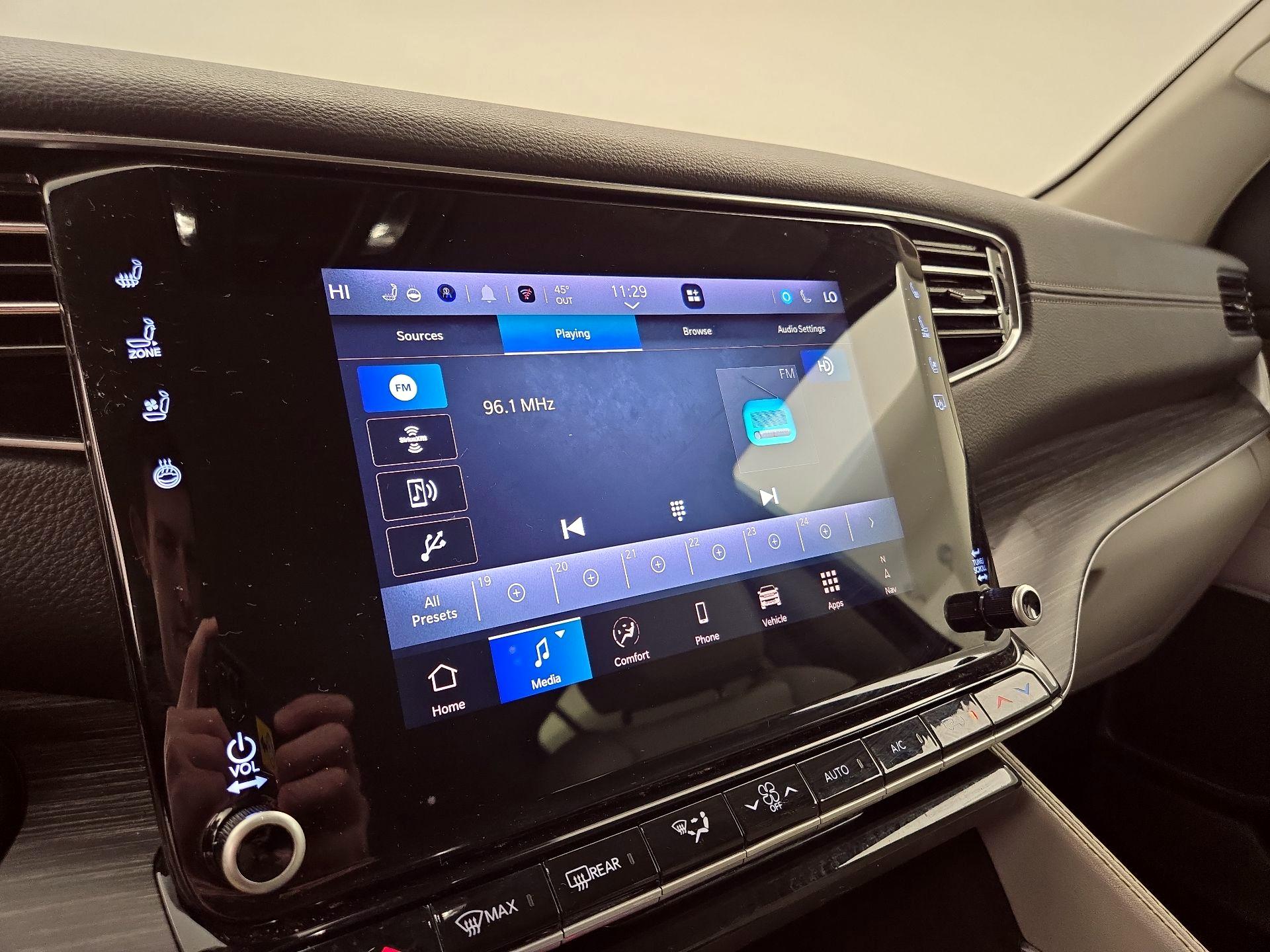 Thumbnail: 2024 Jeep Wagoneer - 16