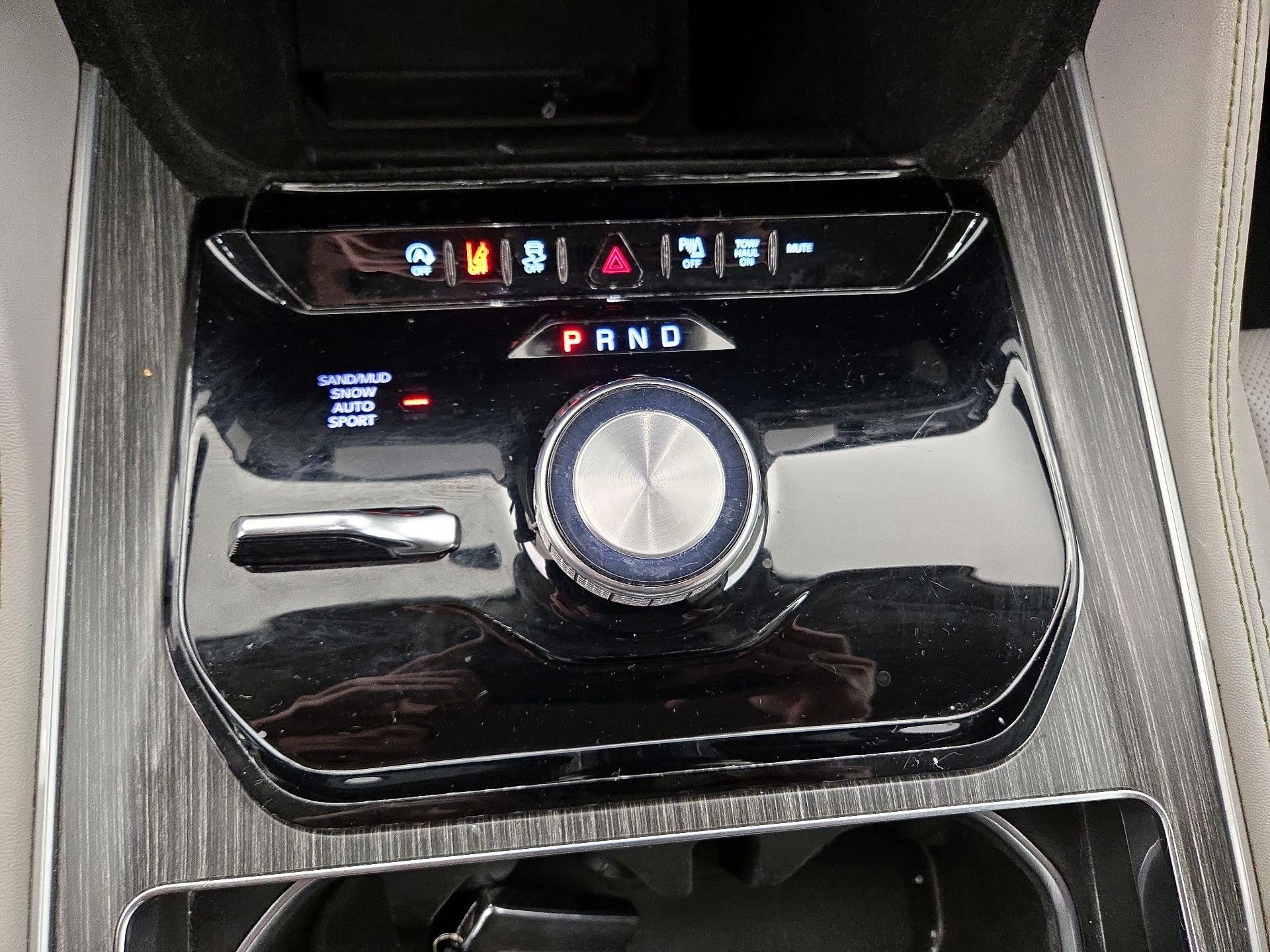 Thumbnail: 2024 Jeep Wagoneer - 18