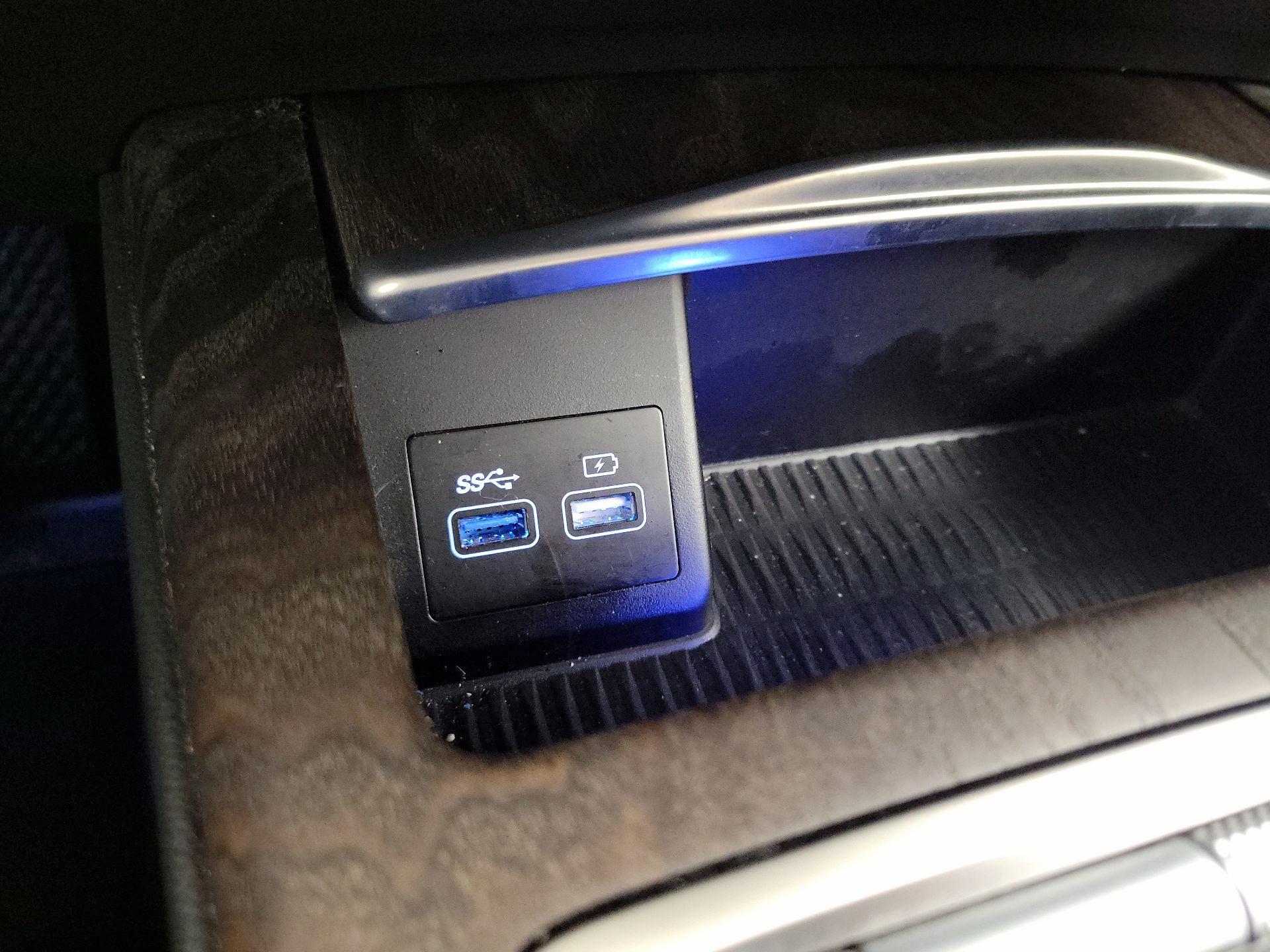 Thumbnail: 2021 Genesis G80 - 19