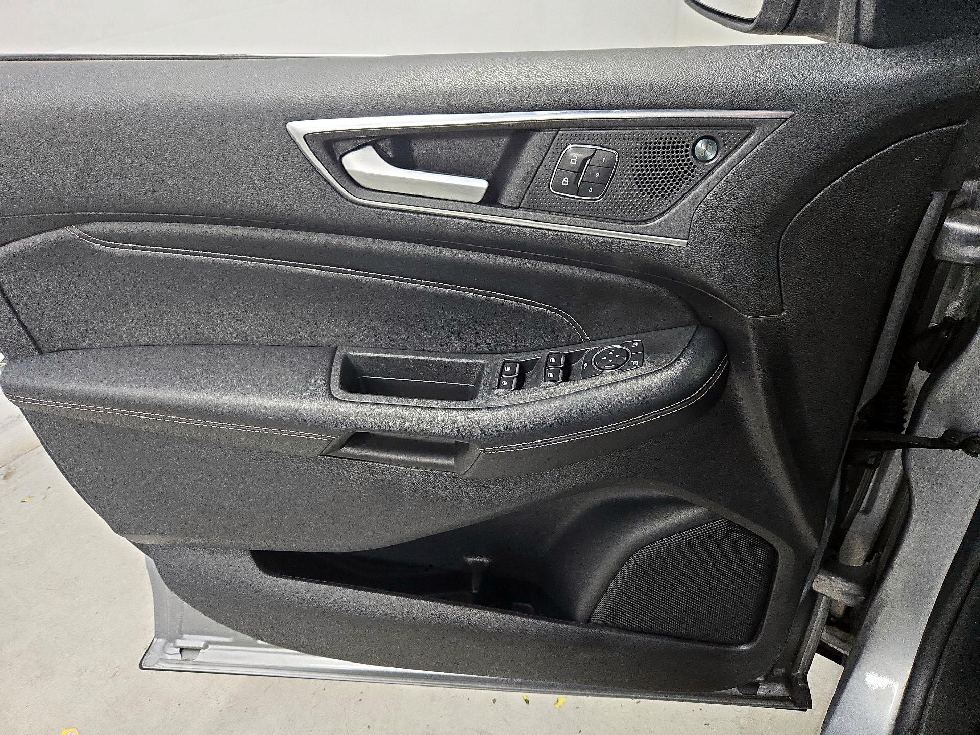 Thumbnail: 2022 Ford Edge - 12