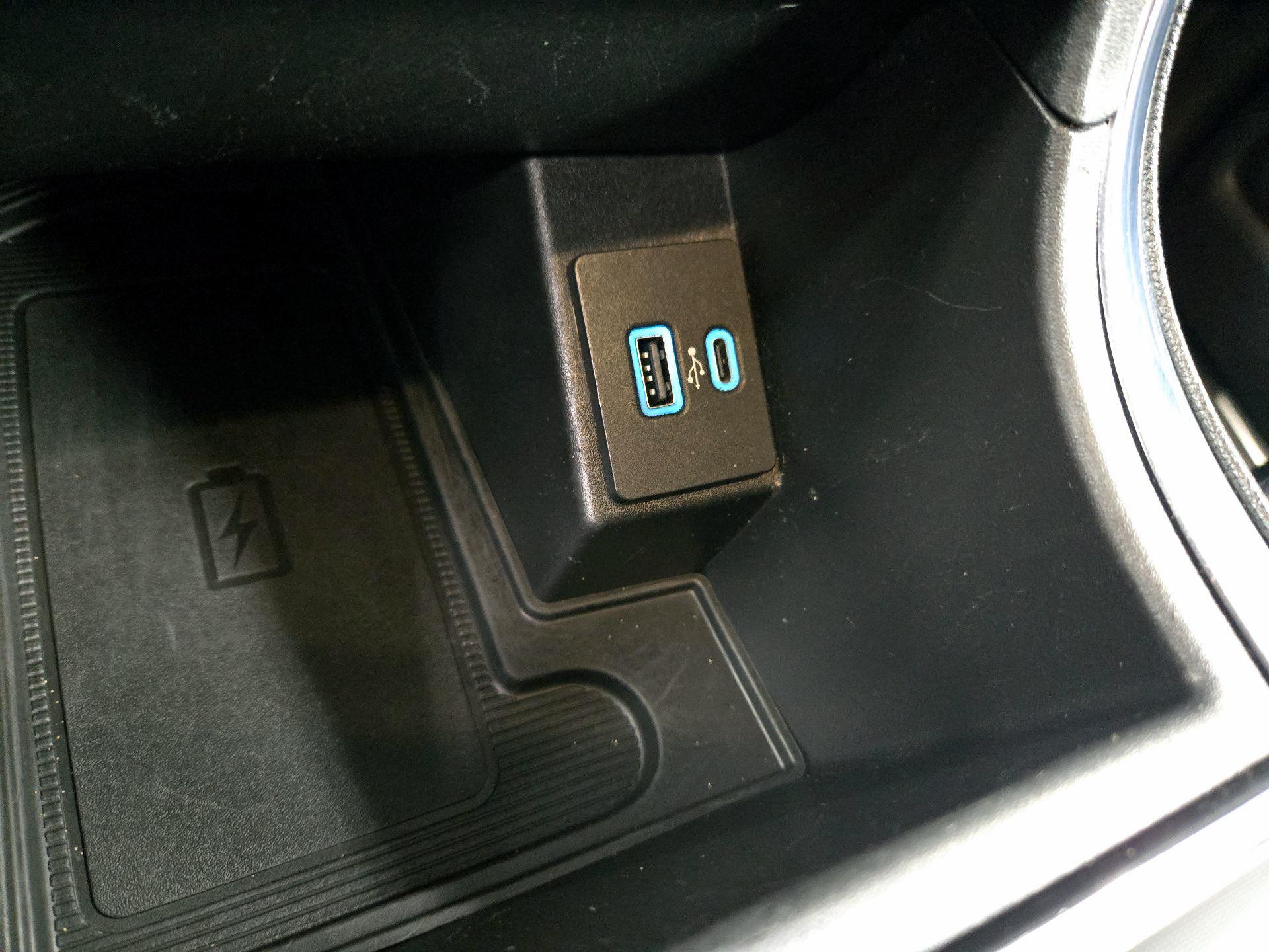 Thumbnail: 2022 Ford Edge - 18