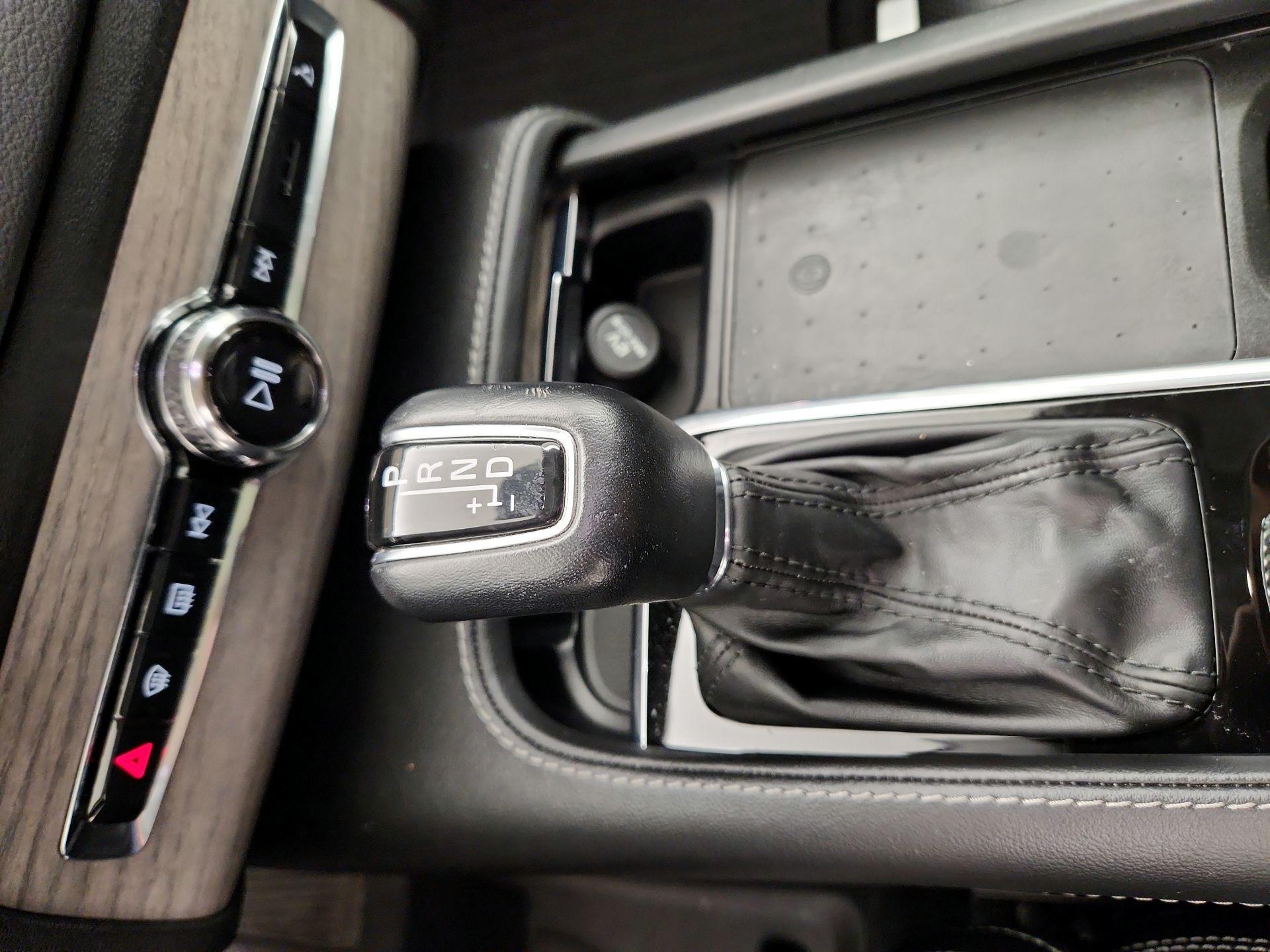 Thumbnail: 2022 Volvo XC90 - 18