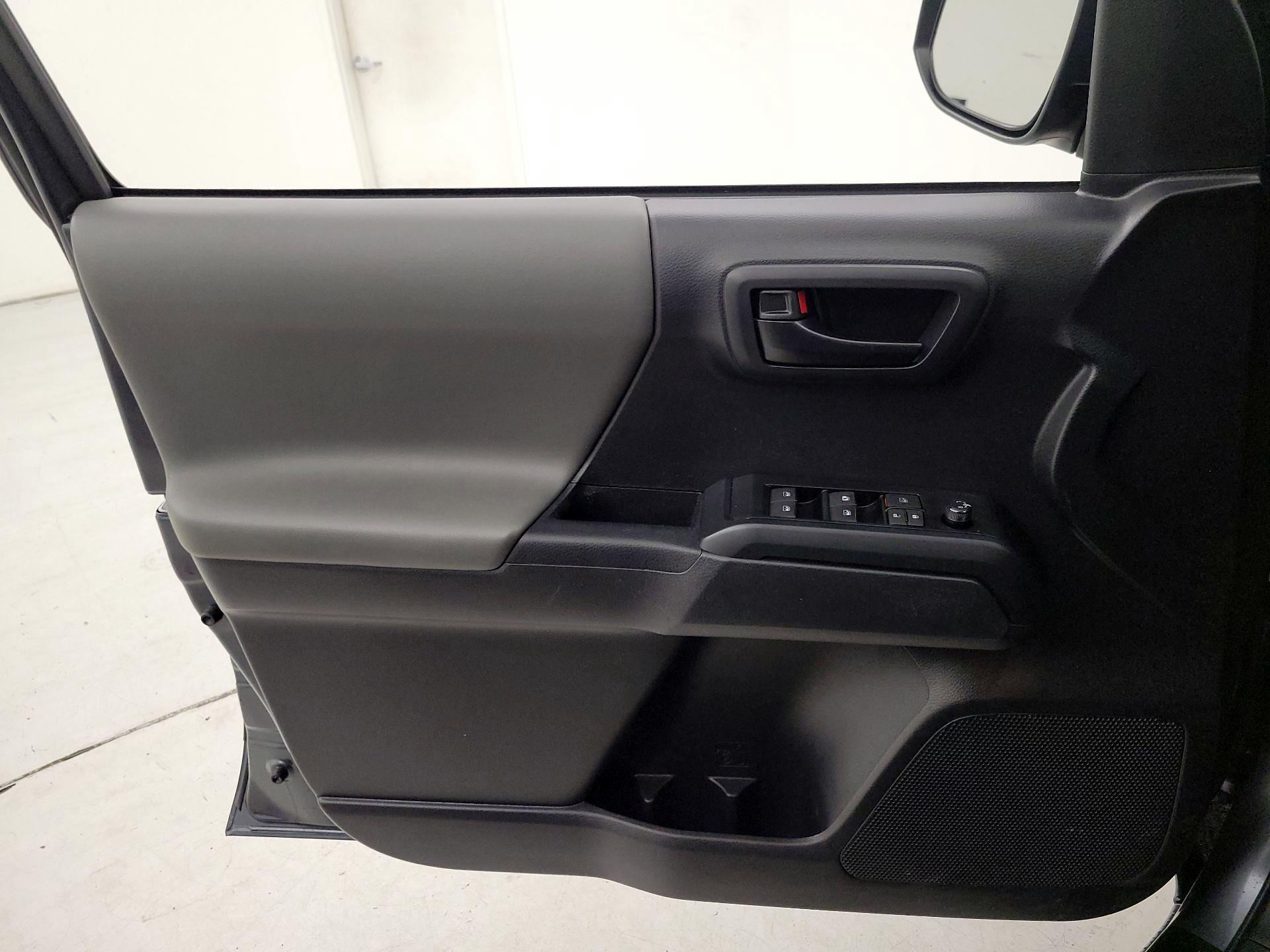 Thumbnail: 2022 Toyota Tacoma - 12