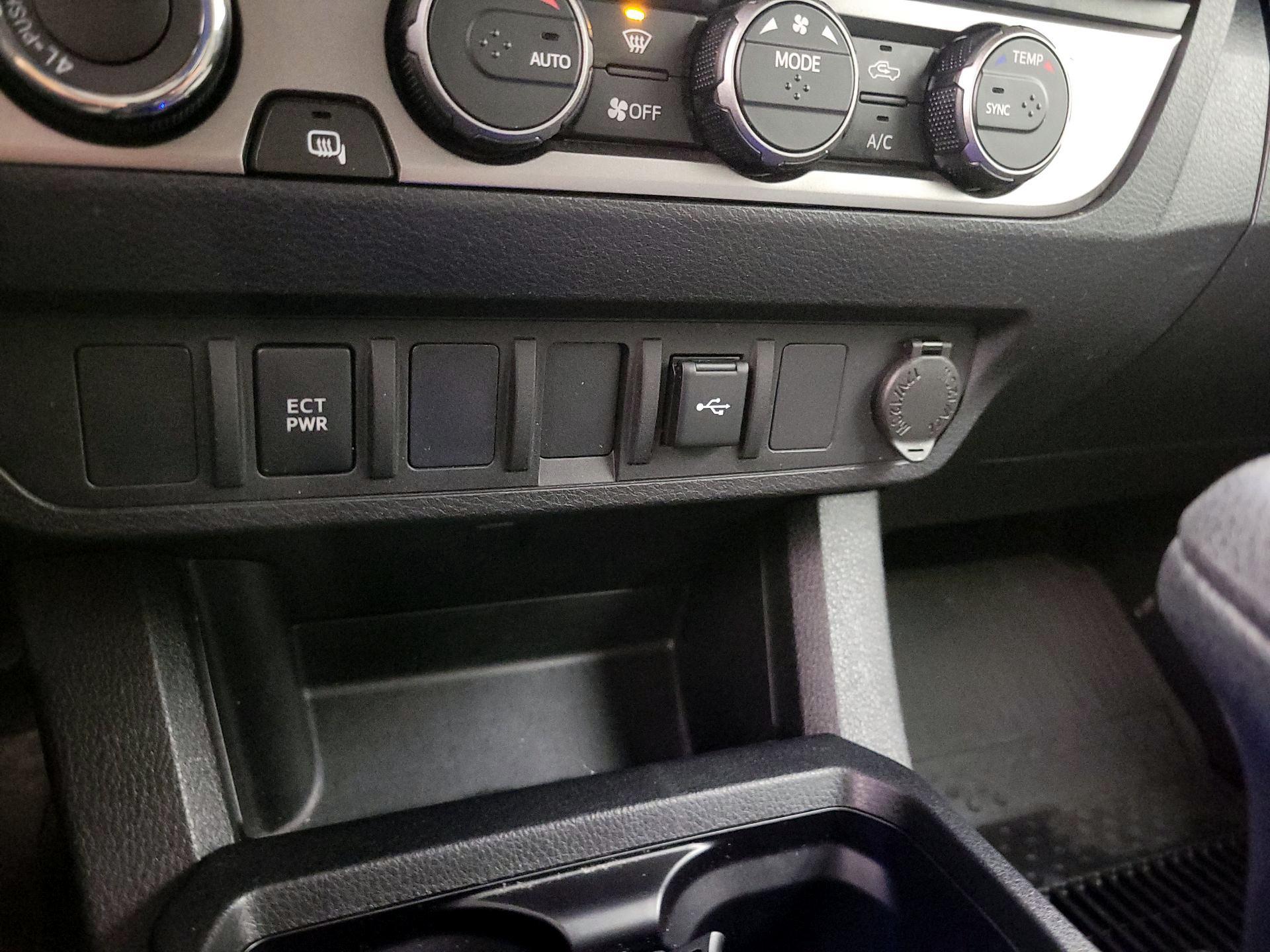 Thumbnail: 2022 Toyota Tacoma - 18