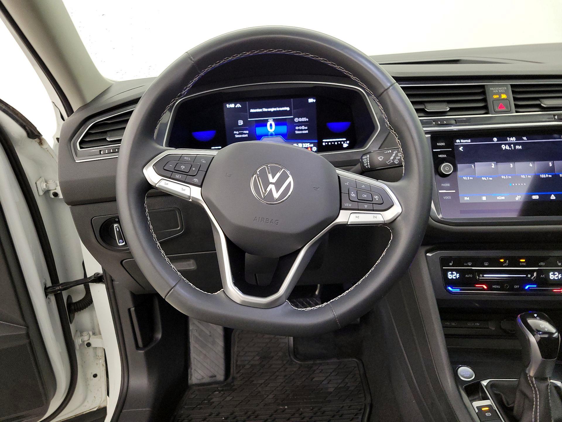 Thumbnail: 2022 Volkswagen Tiguan - 10