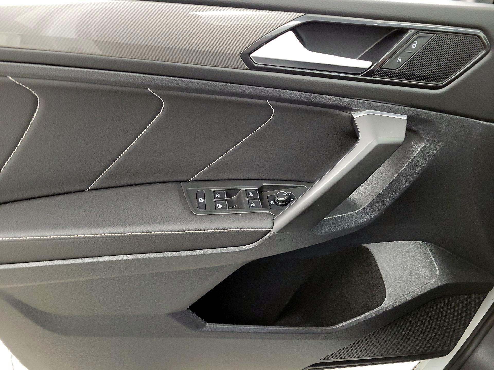 Thumbnail: 2022 Volkswagen Tiguan - 12