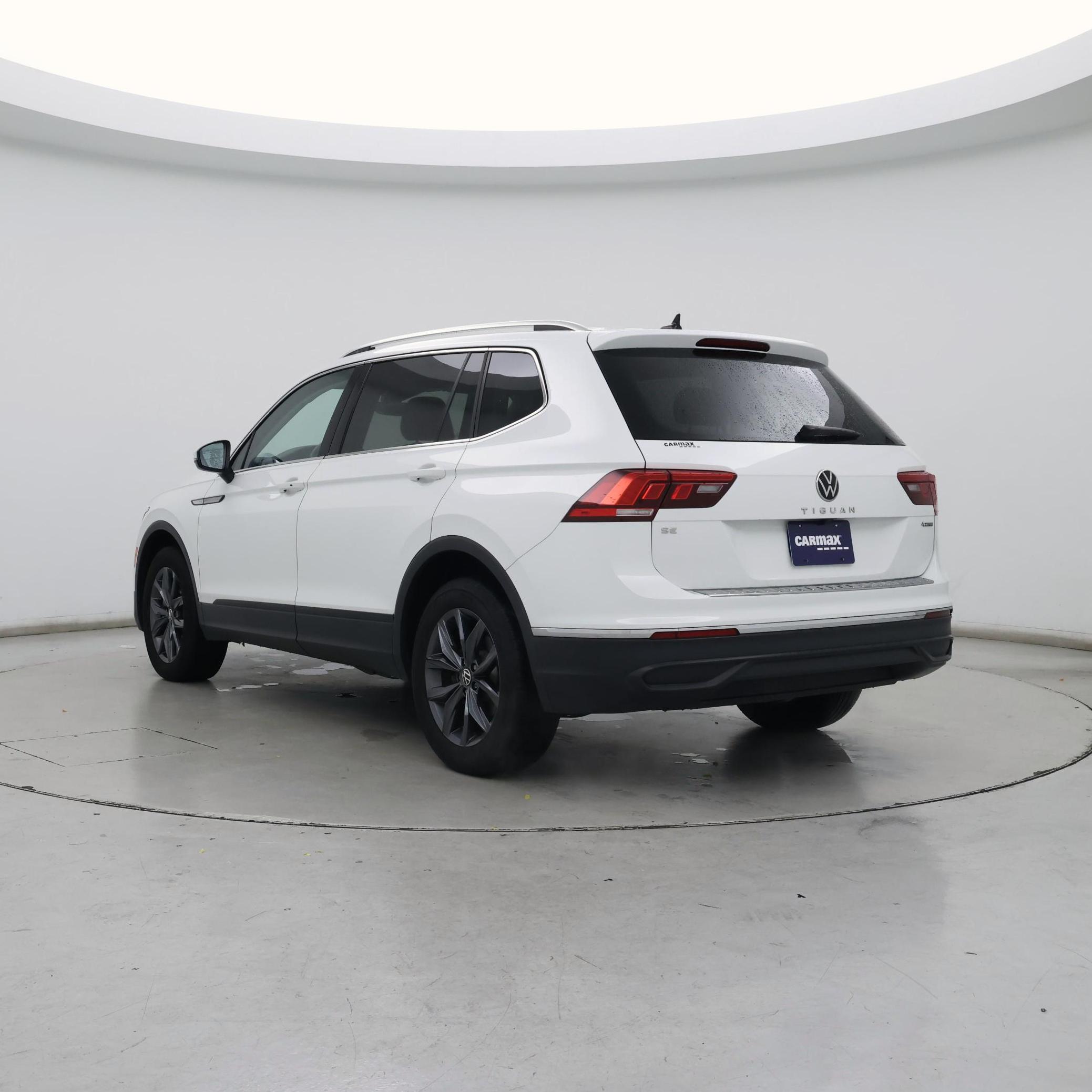Thumbnail: 2022 Volkswagen Tiguan - 2