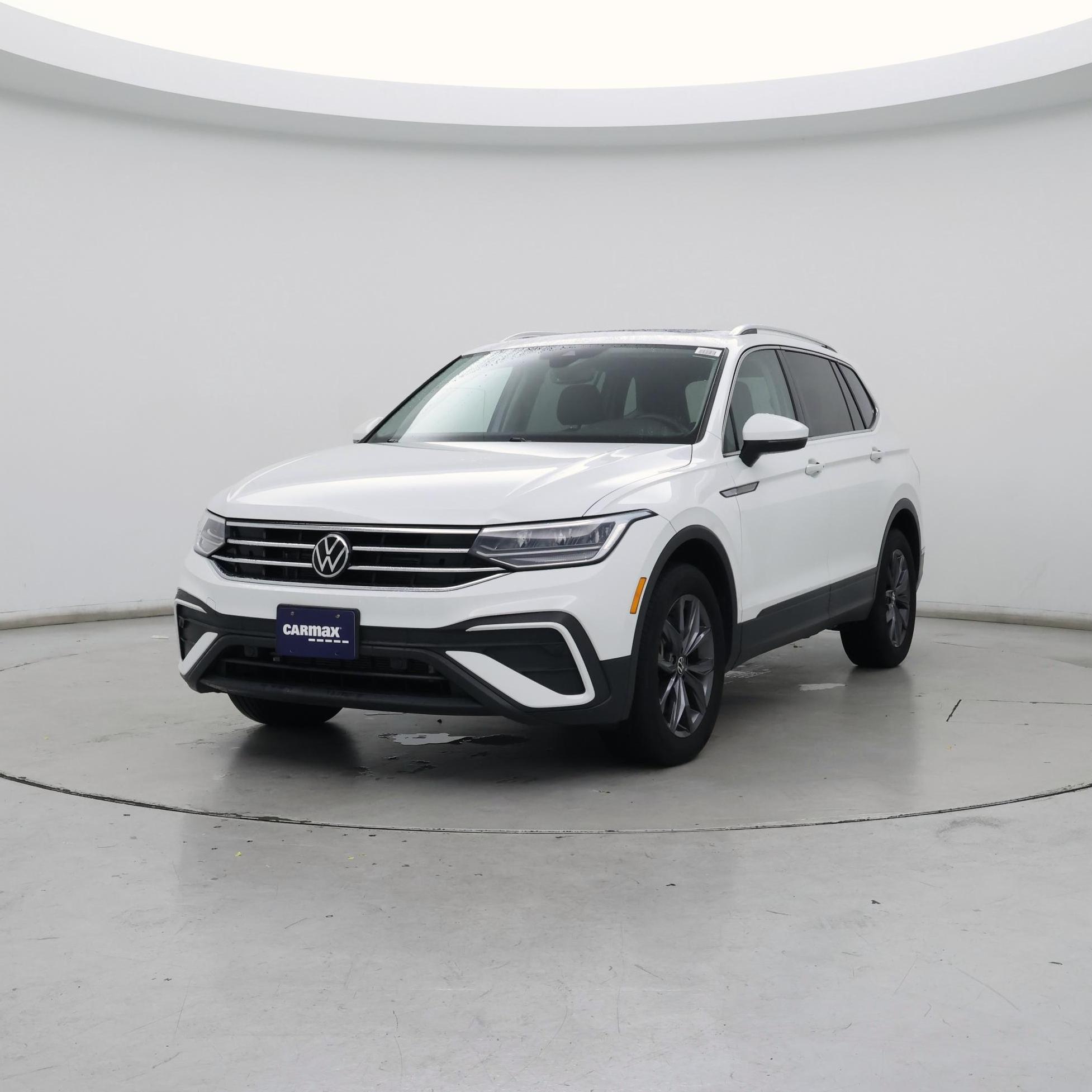 Thumbnail: 2022 Volkswagen Tiguan - 4