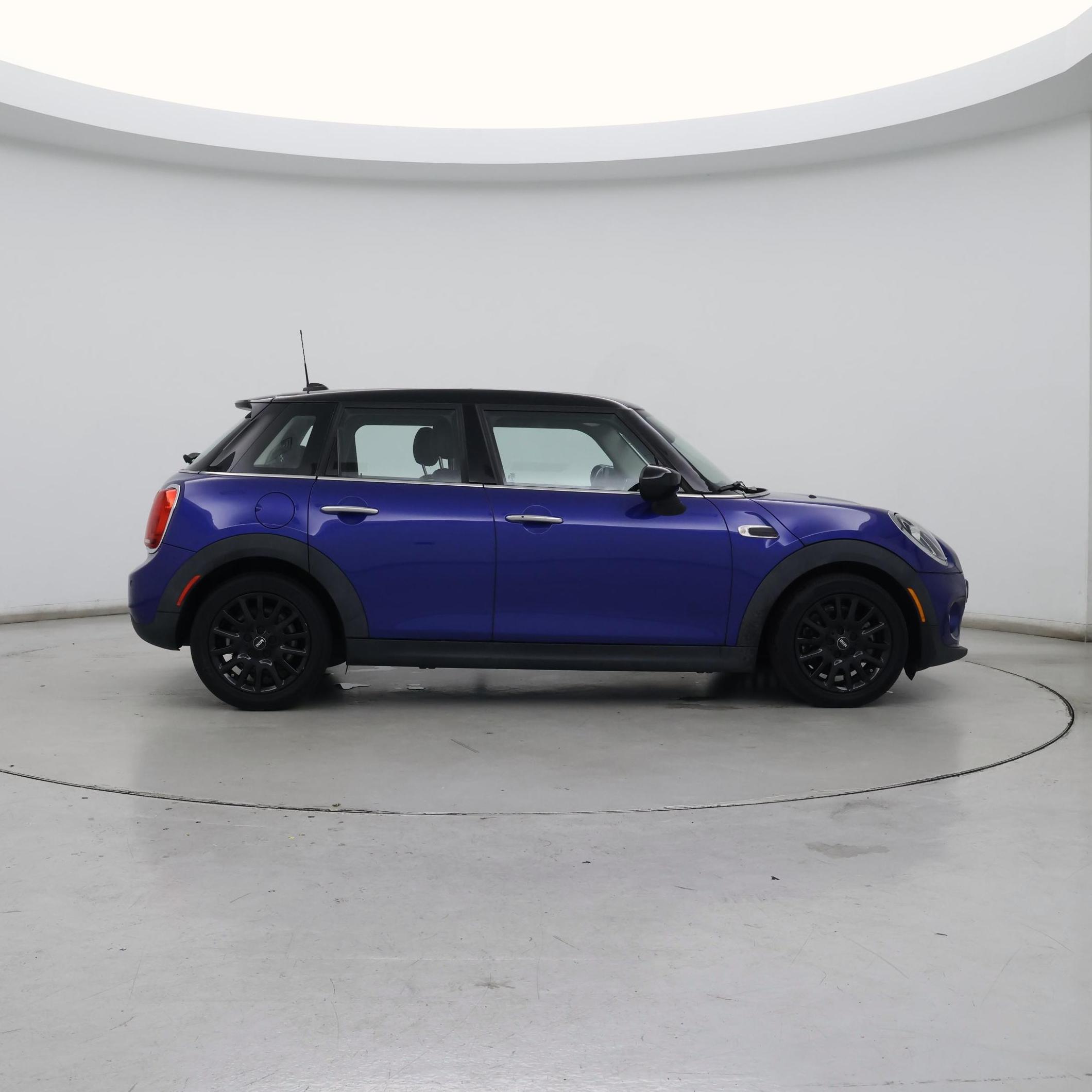 Thumbnail: 2021 MINI Cooper Hardtop - 7