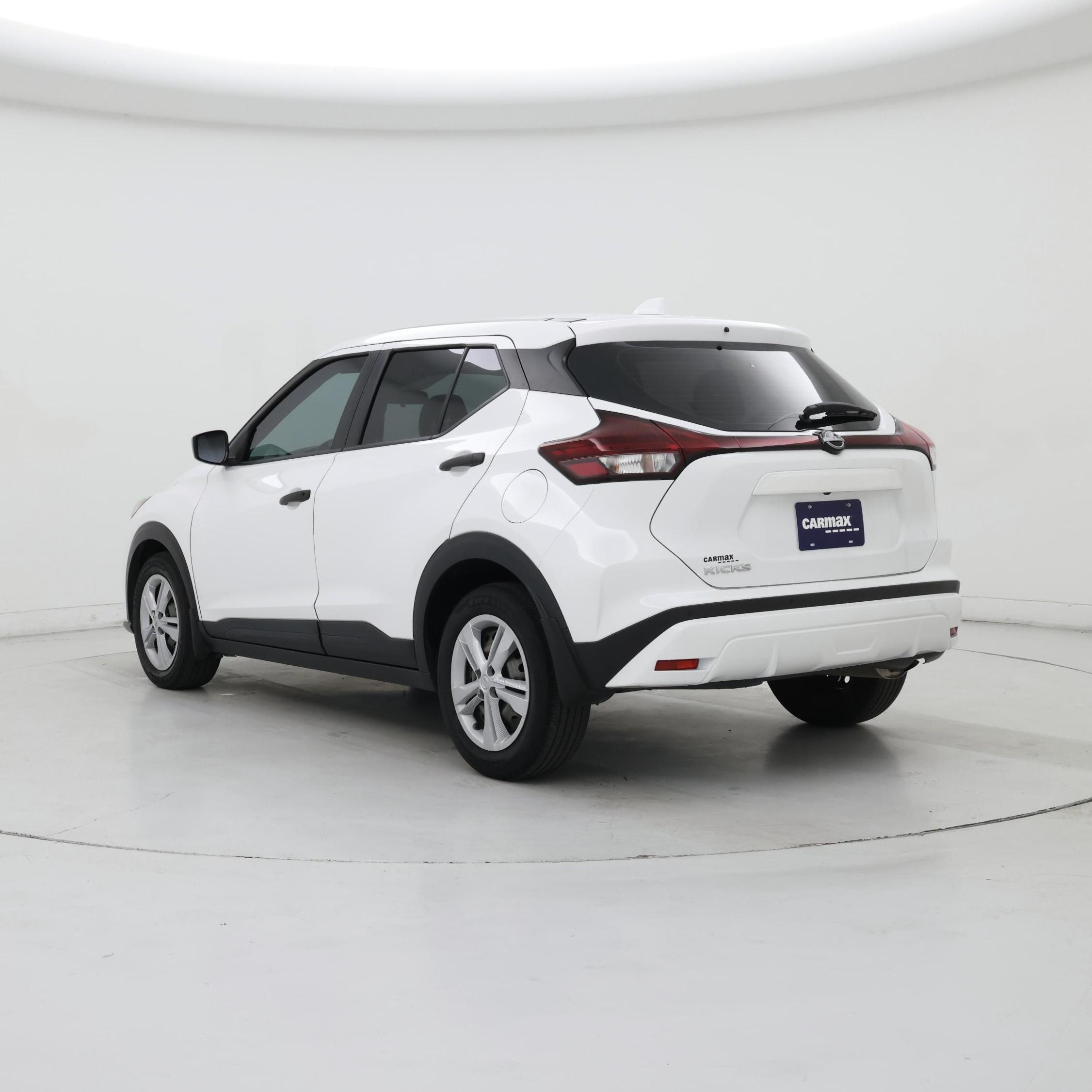 Thumbnail: 2023 Nissan Kicks - 2