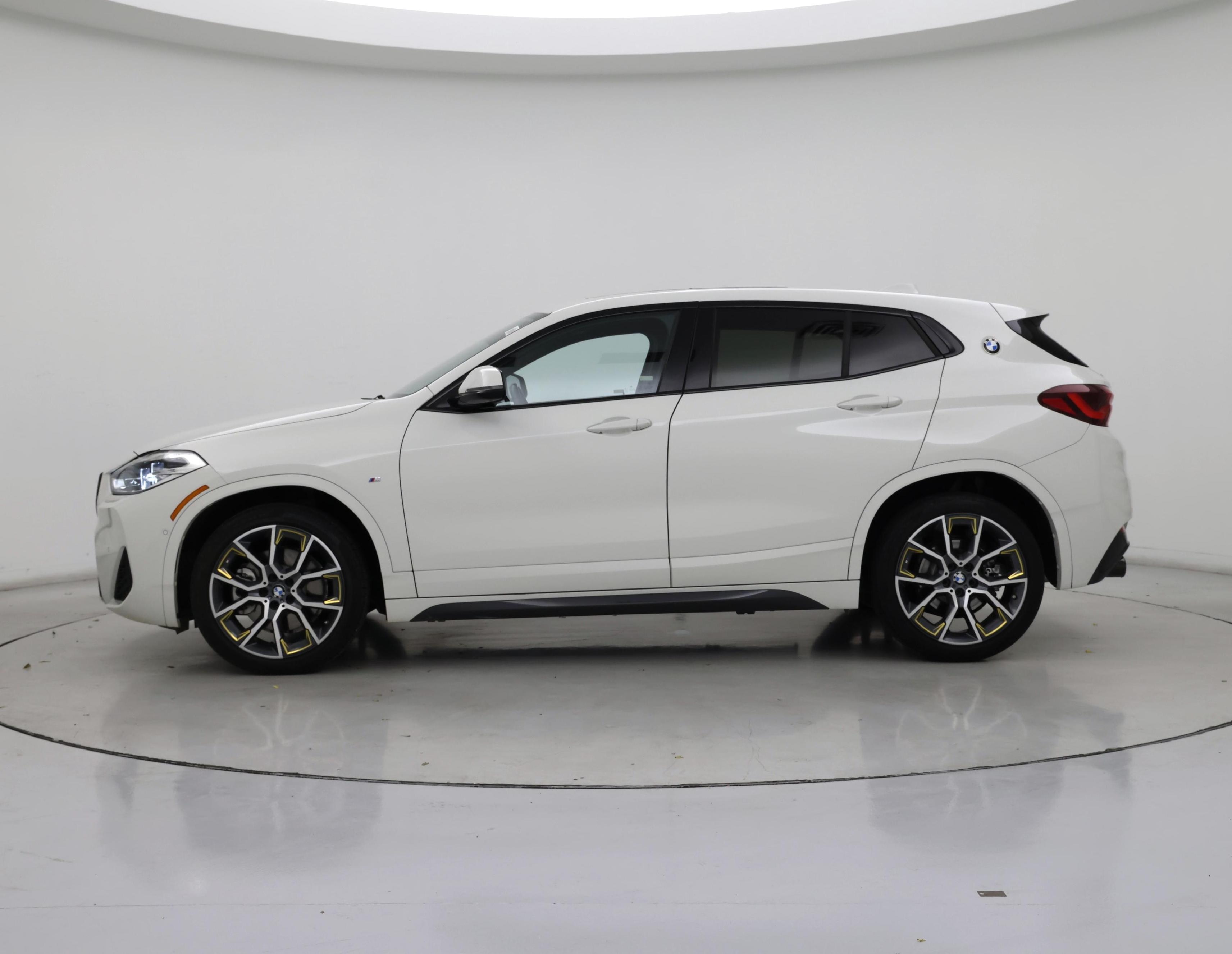 Thumbnail: 2023 BMW X2 - 3