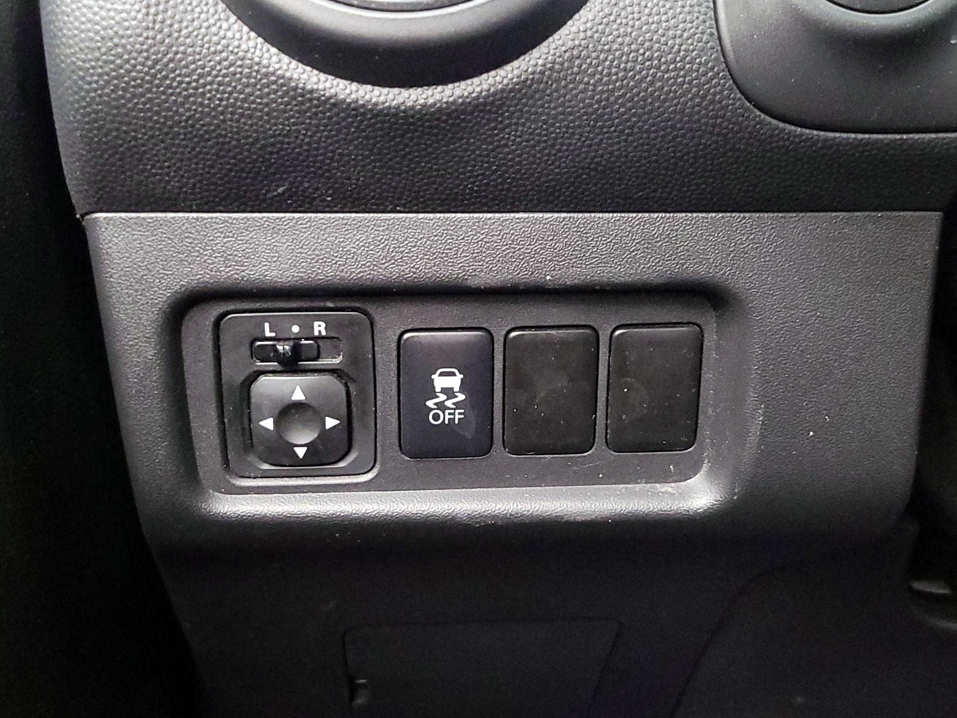 Thumbnail: 2017 Mitsubishi Mirage - 13