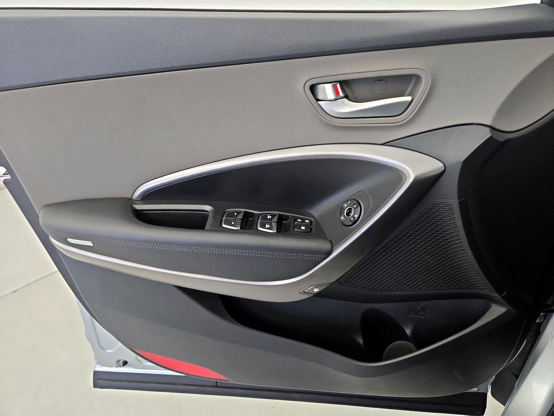 Thumbnail: 2017 Hyundai Santa Fe - 12