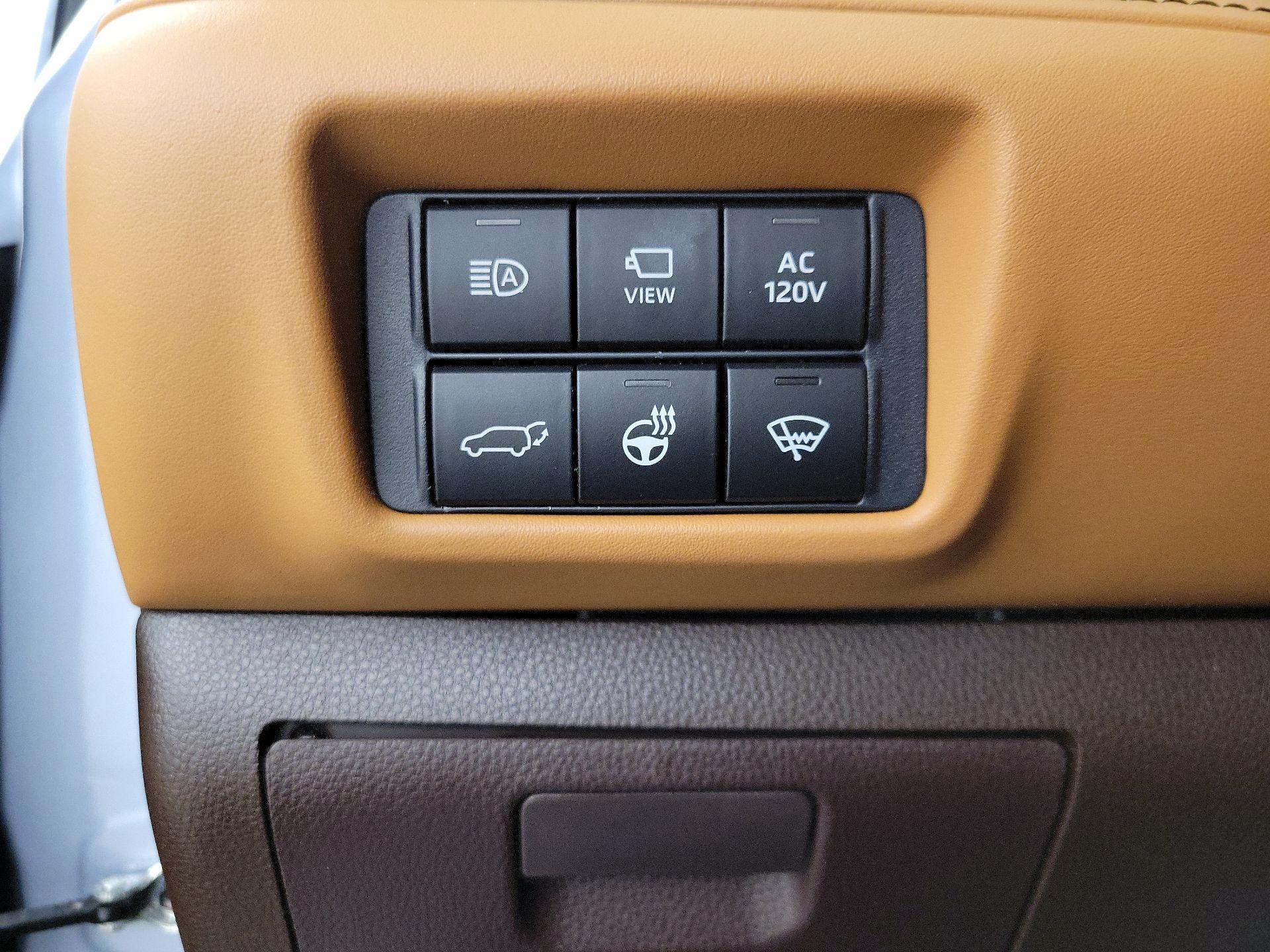 Thumbnail: 2021 Toyota Highlander - 13