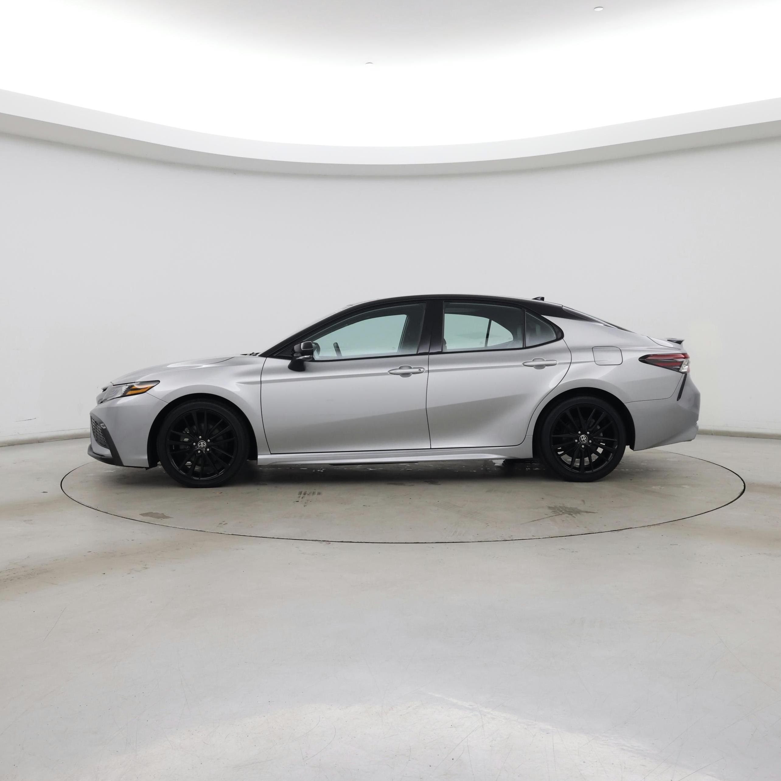 Thumbnail: 2022 Toyota Camry - 3