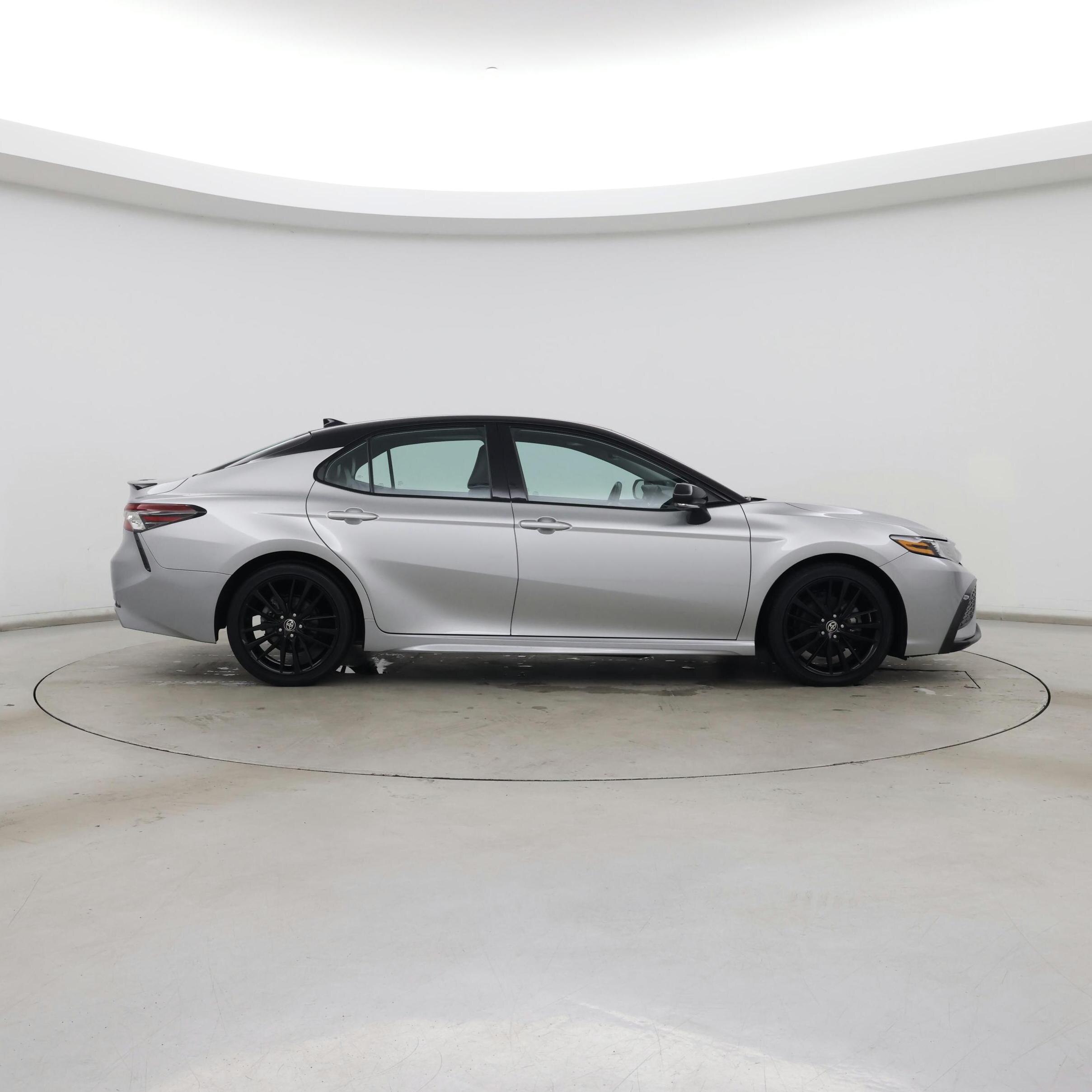 Thumbnail: 2022 Toyota Camry - 7