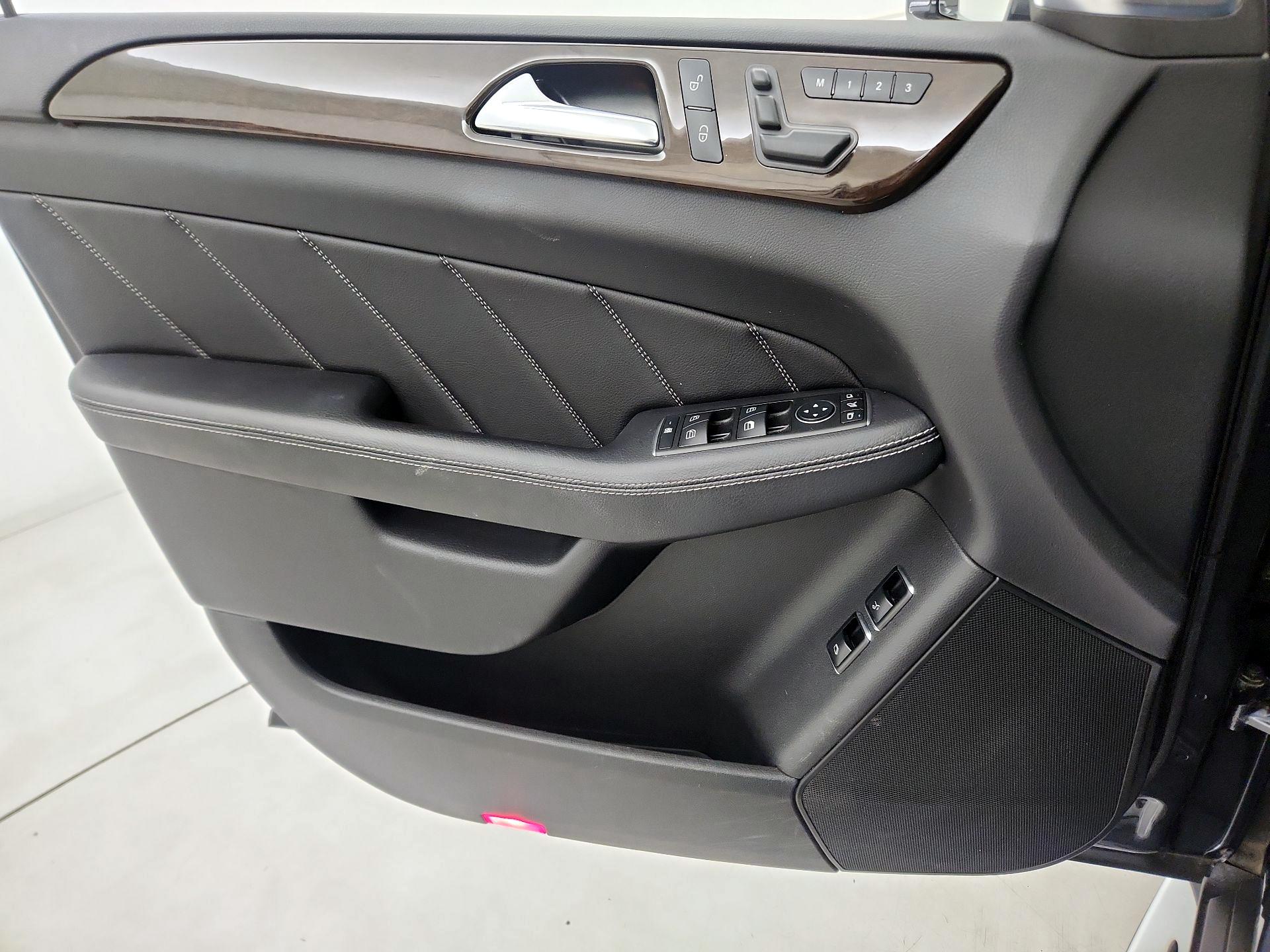 Thumbnail: 2015 Mercedes-Benz GL-Class - 12