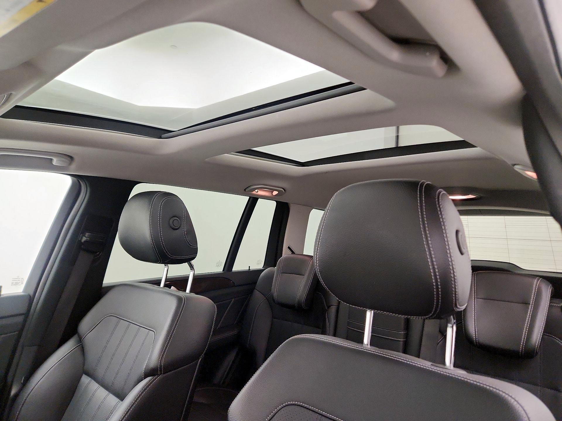 Thumbnail: 2015 Mercedes-Benz GL-Class - 20