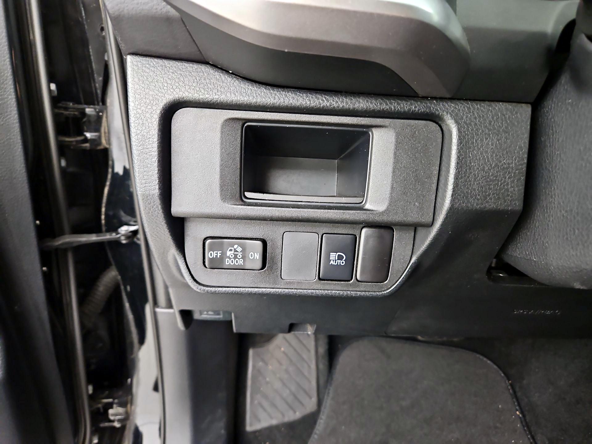 Thumbnail: 2019 Toyota Tacoma - 13